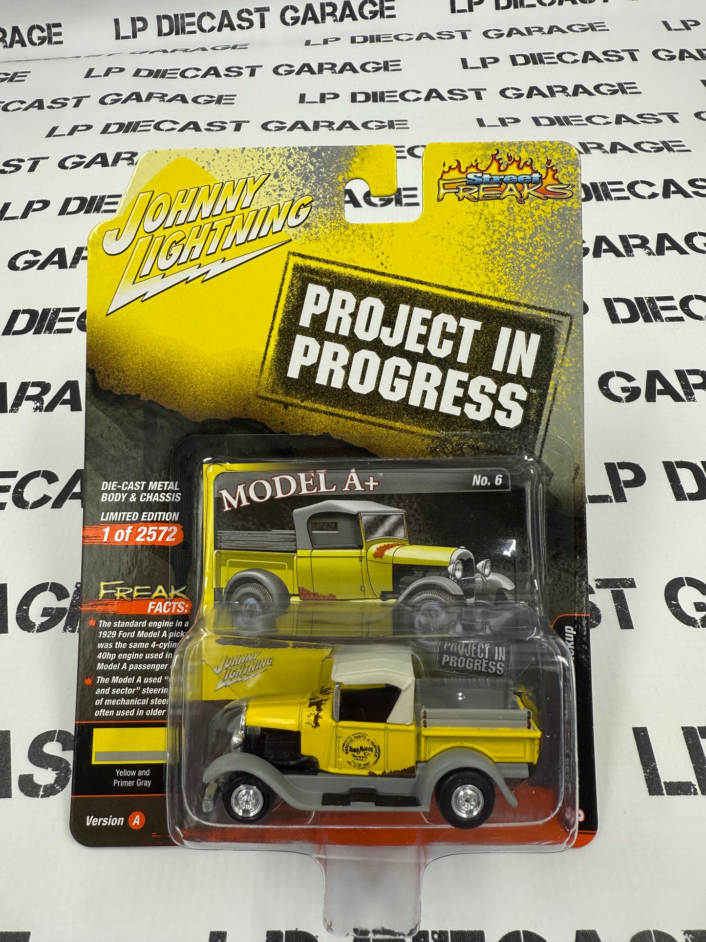 JOHNNY LIGHTNING 1929 Ford Model A Pickup Yellow Primer Project 1:64 Diecast Street Freaks