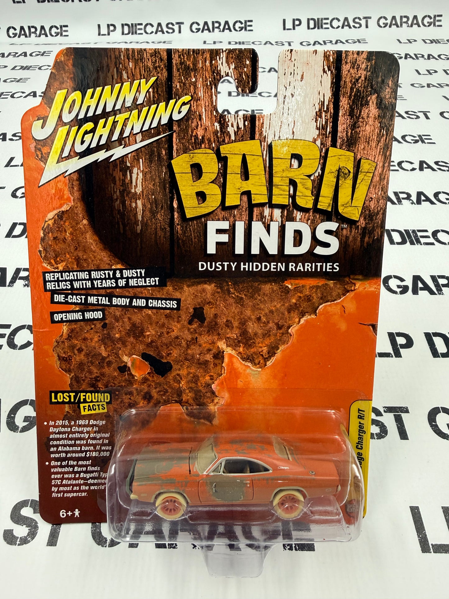 CHASE JOHNNY WHITE LIGHTNING 1969 Dodge Charger R/T Barn Finds Orange DOH 1:64 Diecast