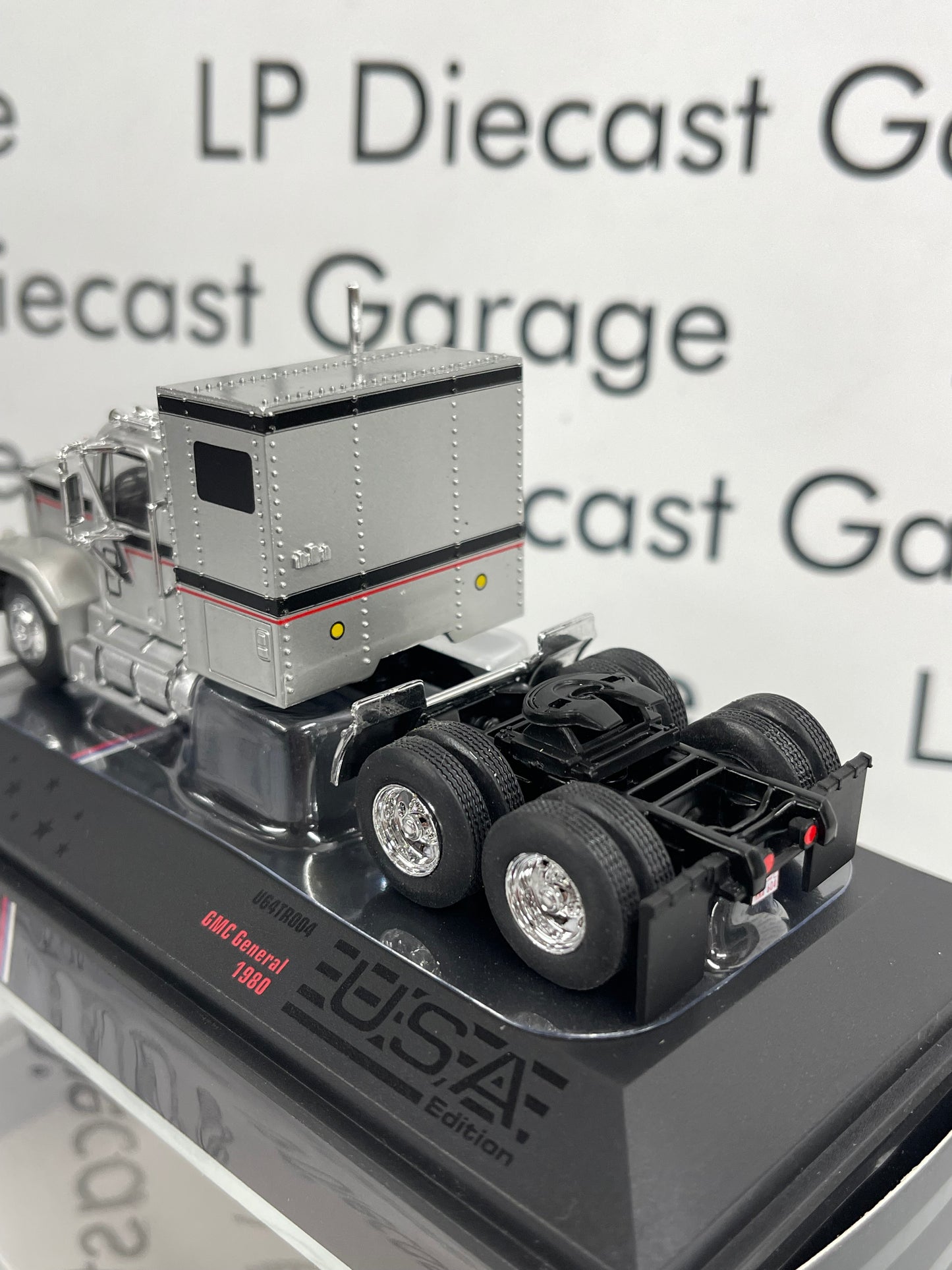 IXO Models 1980 GMC General Semi Truck Silver 1:64 Diecast USA Model