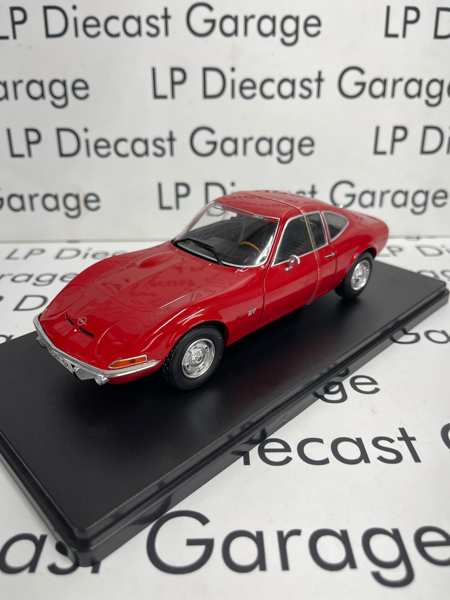 EDICOLA 1968 Opel GT 1900 Red Sports Car 1:24 Diecast
