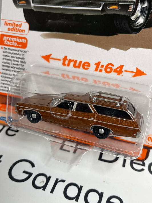 AUTO WORLD 1970 Chevy Kingswood Estate Copper 1:64 Diecast Muscle Wagons