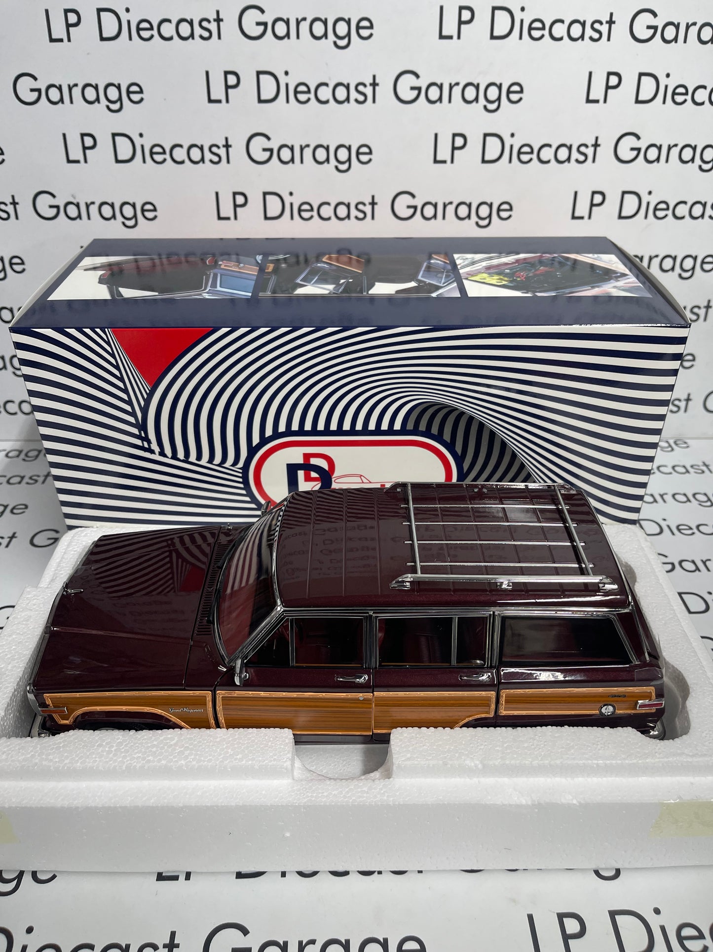 DD Models 1991 Jeep Grand Wagoneer Black Cherry 1:18 Diecast