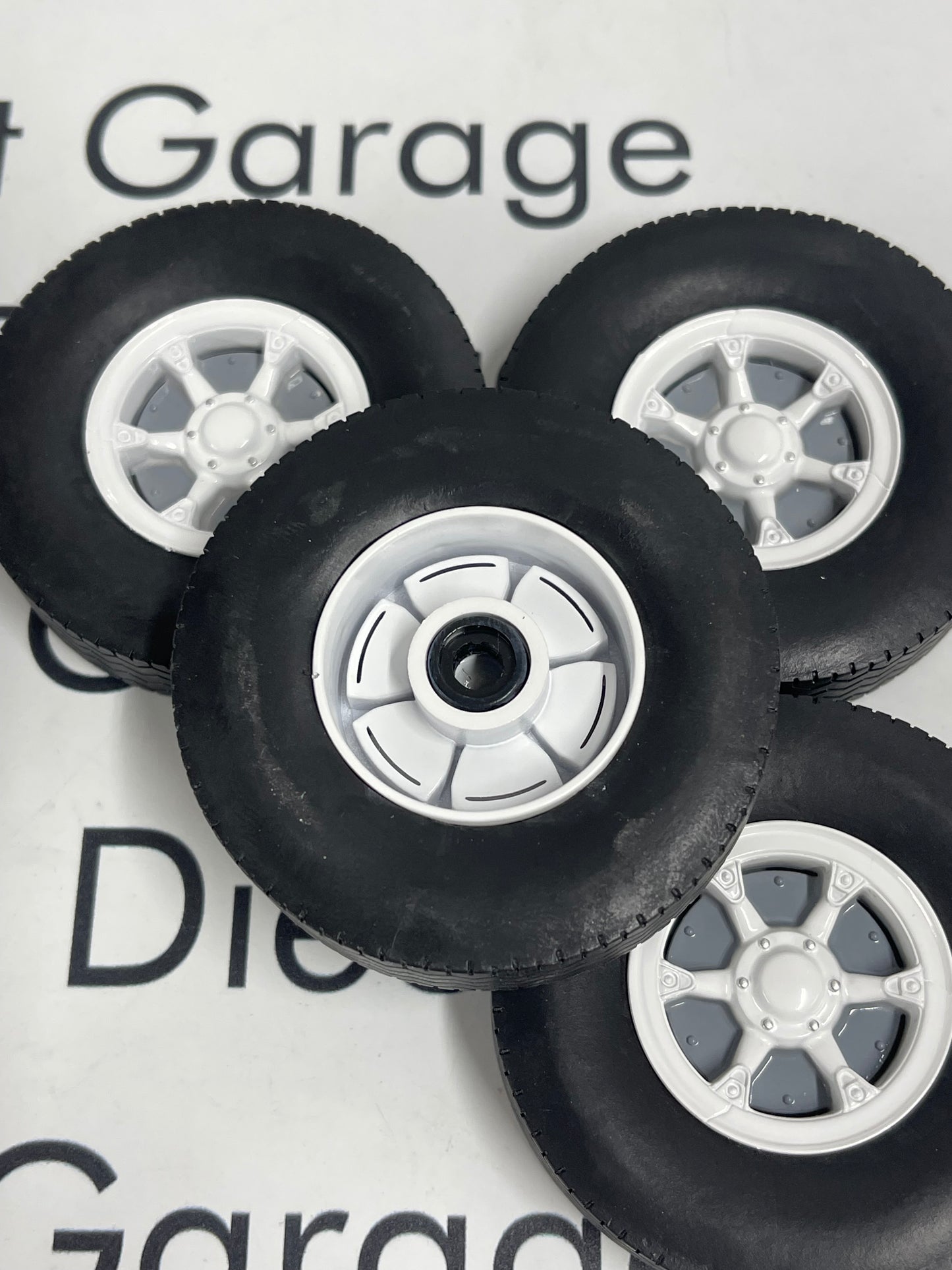 KK Scale Road Kings White Wagon Type Set of 4 Wheels for Semi Truck 1:18 Diecast