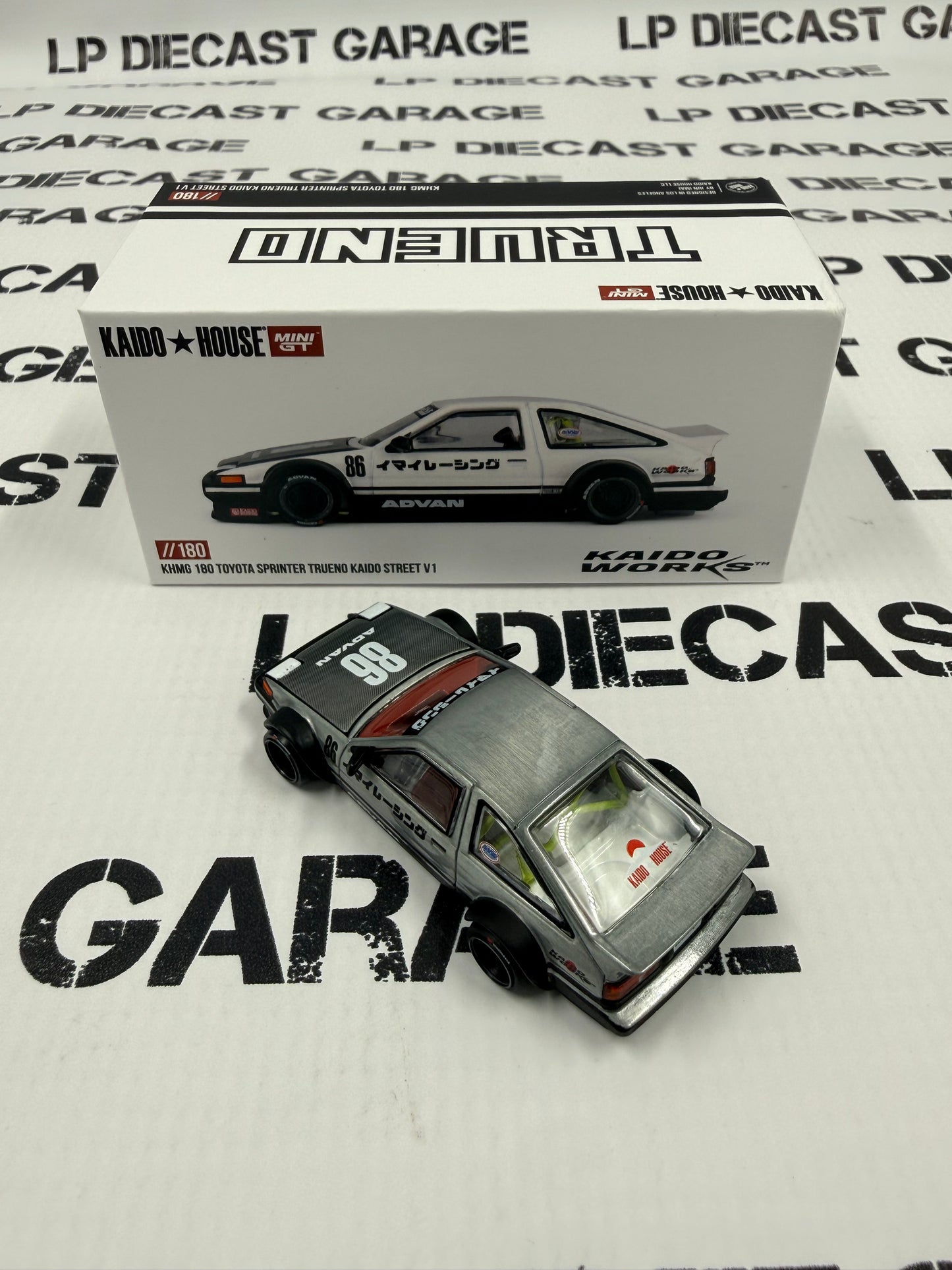 RAW CHASE MINI GT KAIDO HOUSE Toyota Sprinter Trueno V1 White 1:64 Diecast