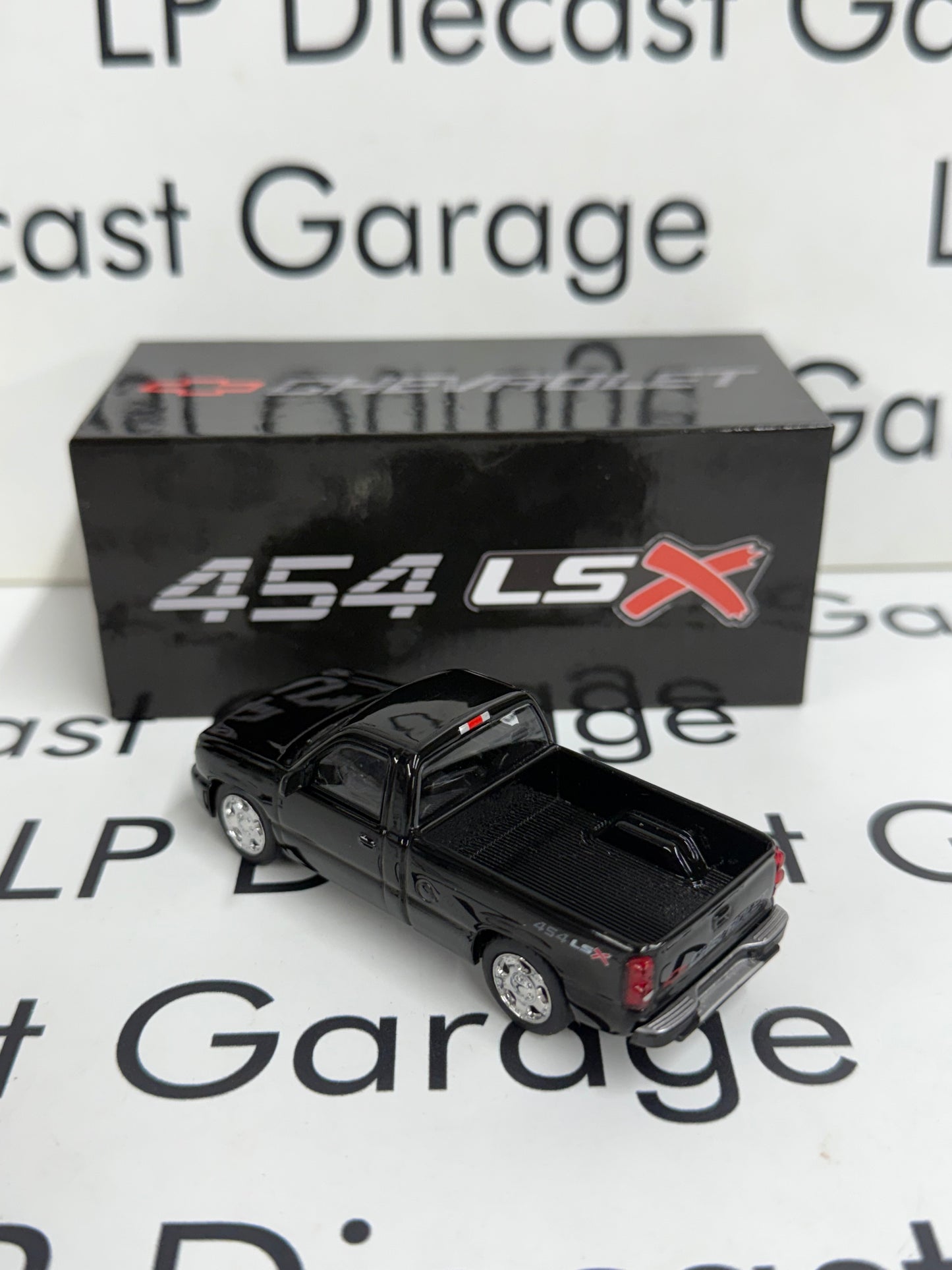 2006 Chevrolet Silverado SS Single Cab Truck Onyx Black PARA64 1:64 Diecast