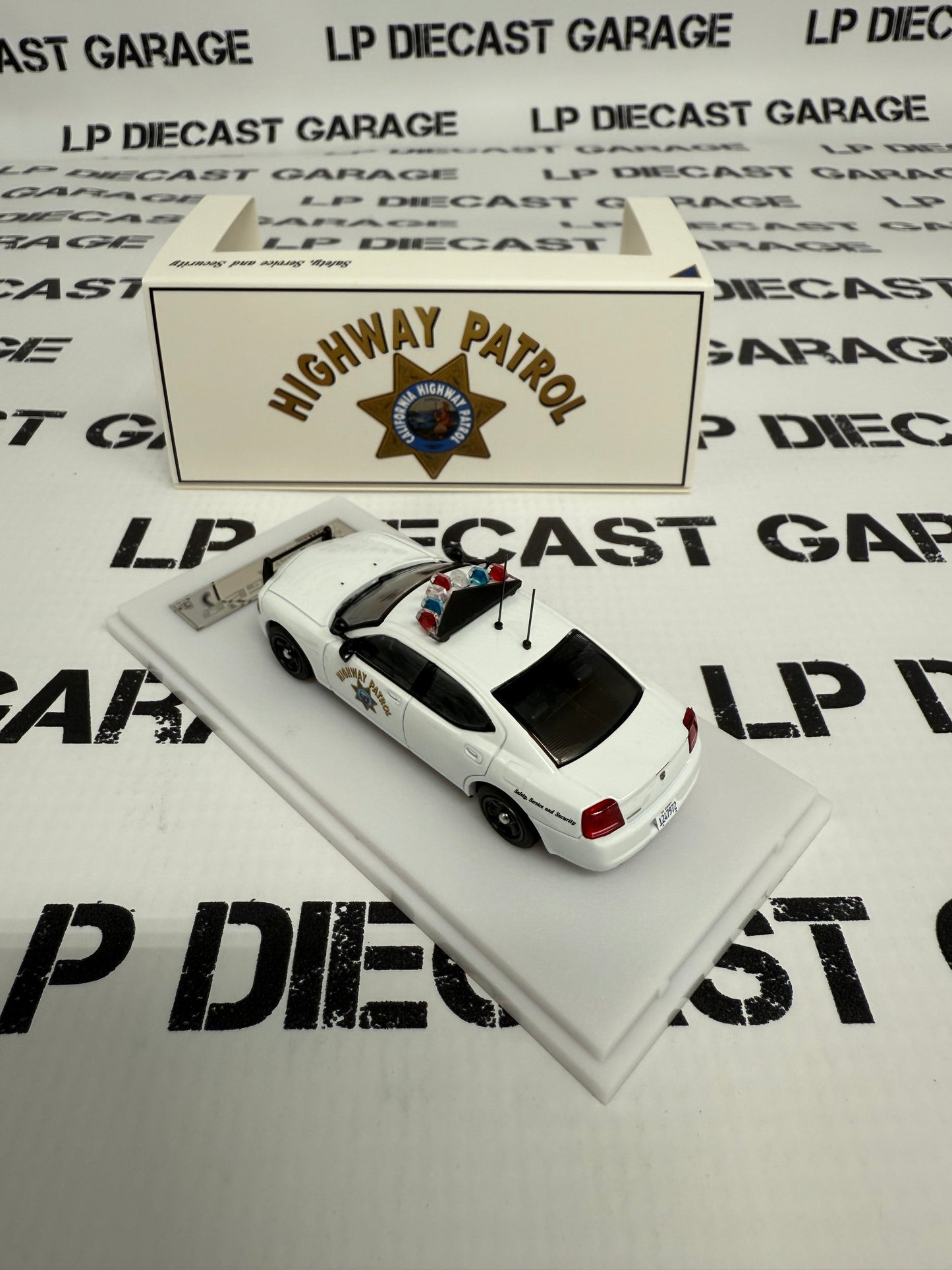 ROLLIN Dodge Charger California Highway Patrol 1:64 Diecast Polar Bear II