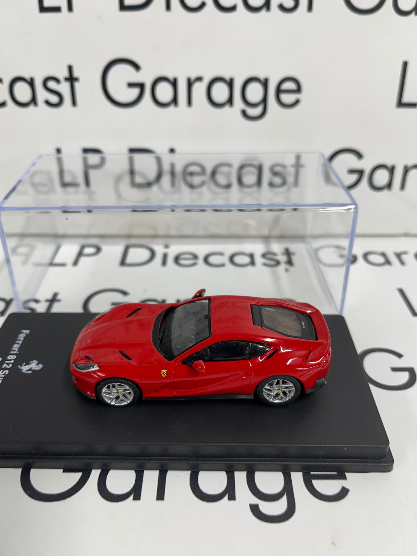 EDICOLA 2017 Ferrari 812 Superfast Red 1:64 Diecast w/ Display Case