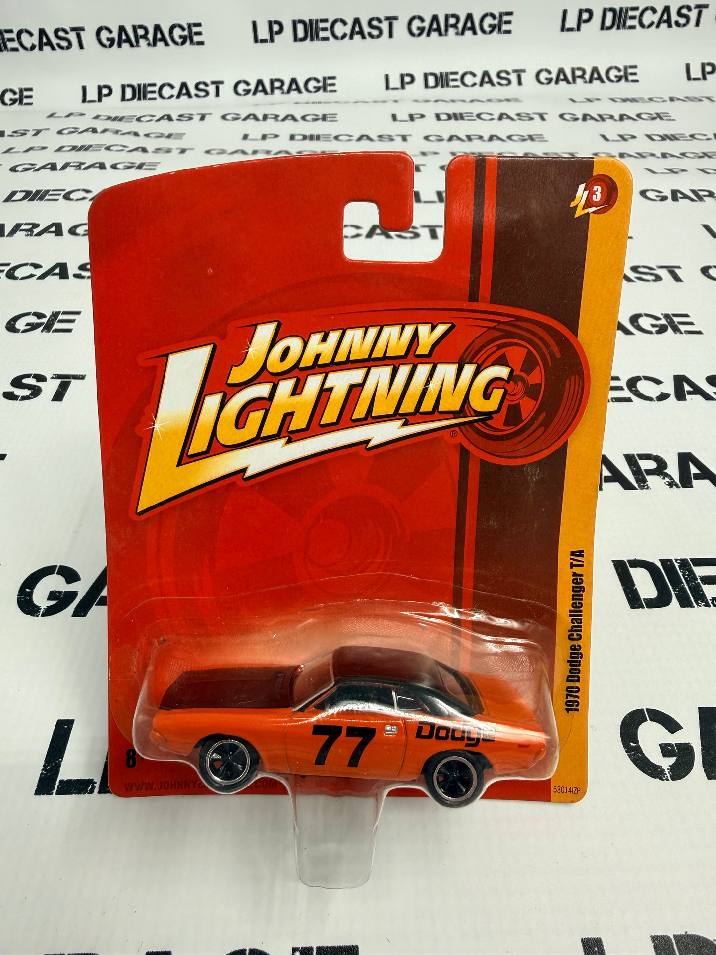 JOHNNY LIGHTNING 1970 Dodge Challenger T/A Orange #77 1:64 Diecast