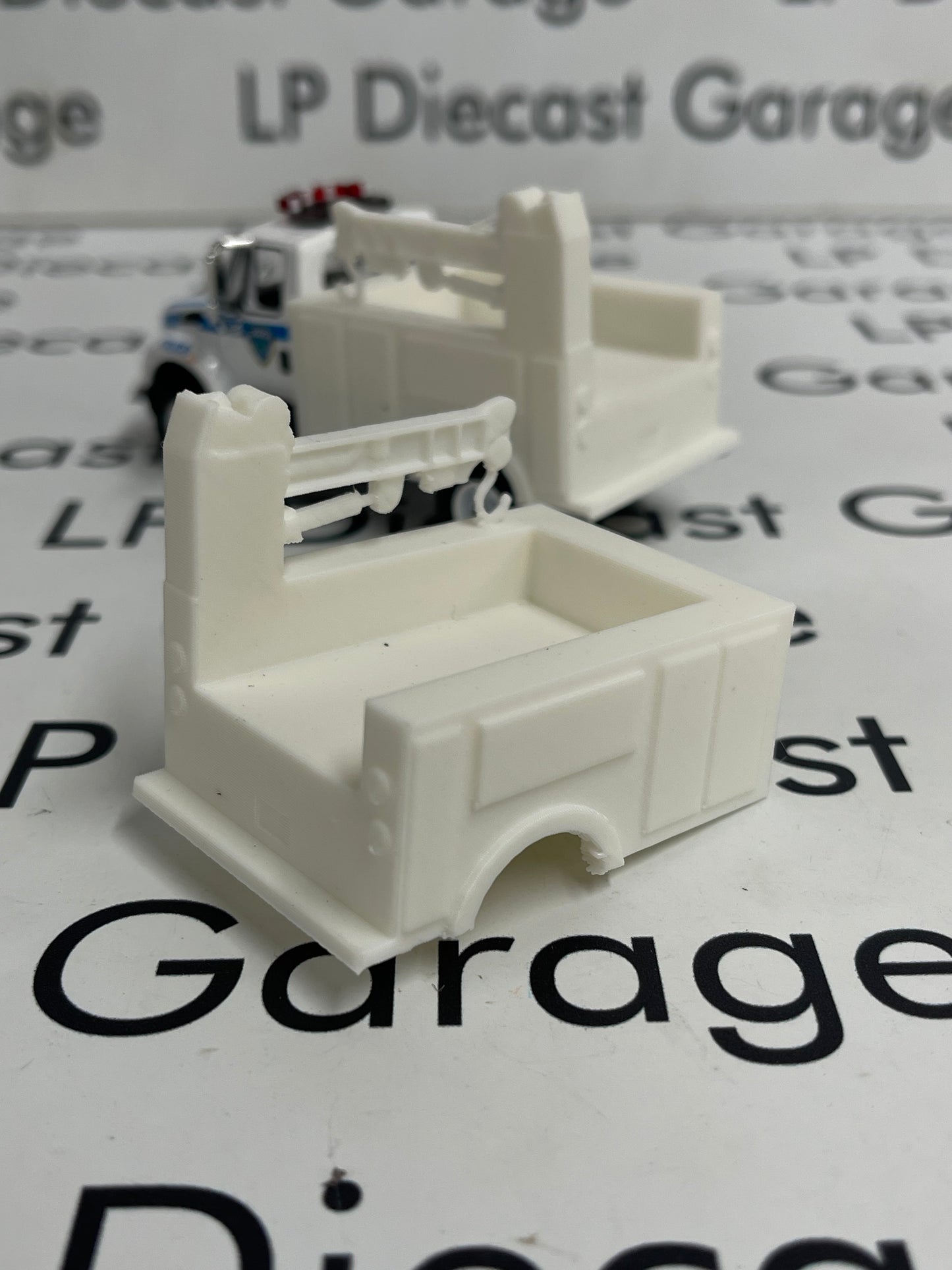 3D Printed Customs White Service Bed Fits Greenlight International Durastar 1:64 Diecast Trucks