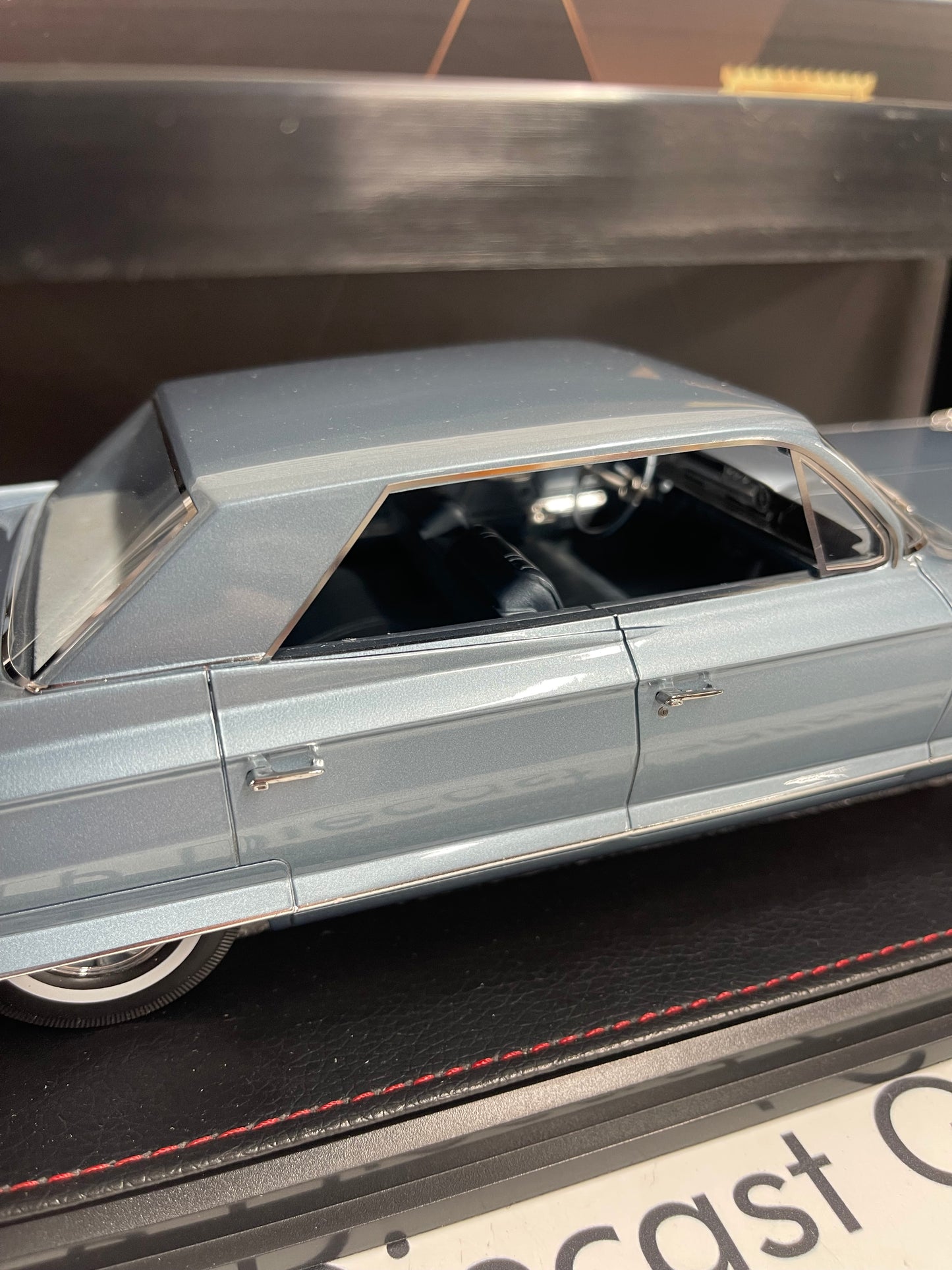 STAMP MODELS 1962 Cadillac Sedan Deville Newport Blue Metallic 1:18 Scale Resin Model