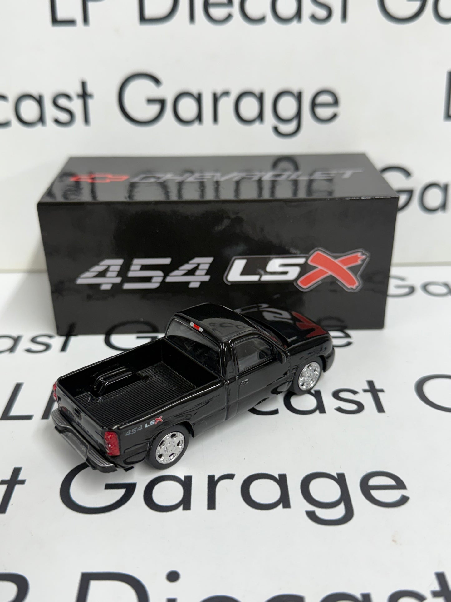 2006 Chevrolet Silverado SS Single Cab Truck Onyx Black PARA64 1:64 Diecast
