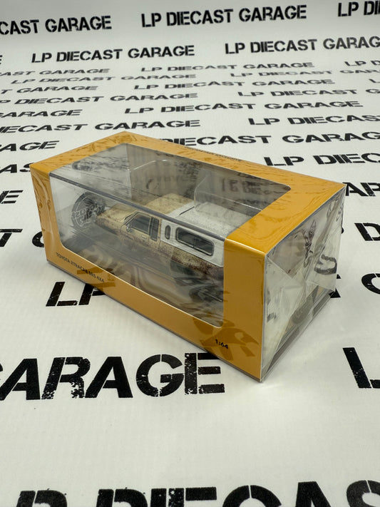 CHASE GCD 1985 Toyota Hilux SR5 Xtra Cab Tan Pickup Truck 1:64 Diecast Talk Exclusive AUCTION