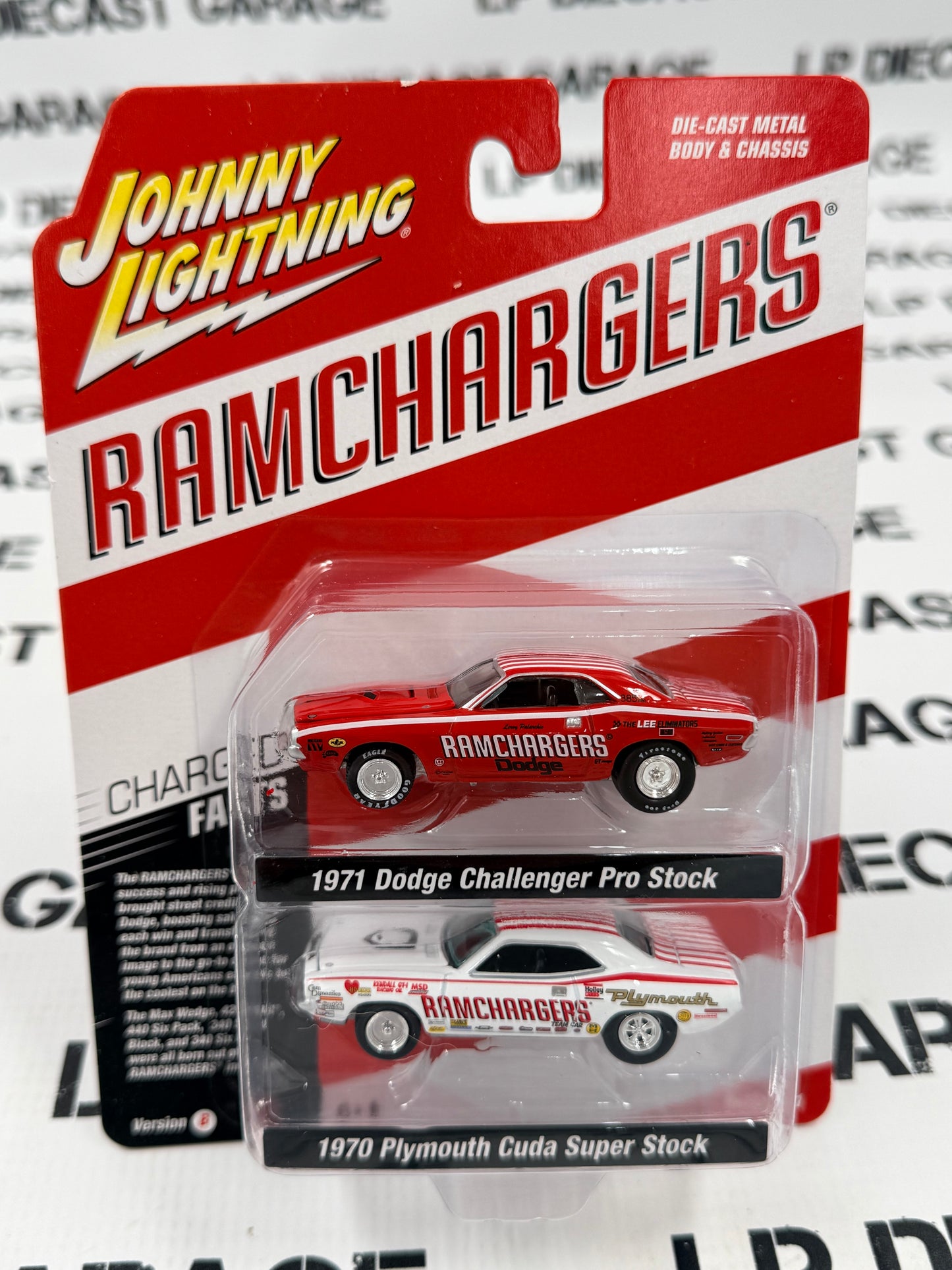 JOHNNY LIGHTNING 1971 Dodge Challenger & Plymouth Cuda Ramchargers 1:64 Diecast Ver. B