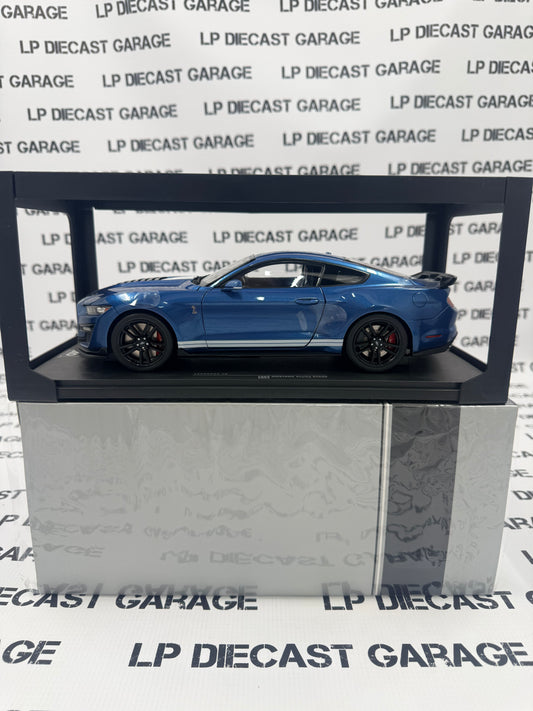 IXO Models 2022 Ford Mustang GT500 Atlas Blue 1:18 Diecast