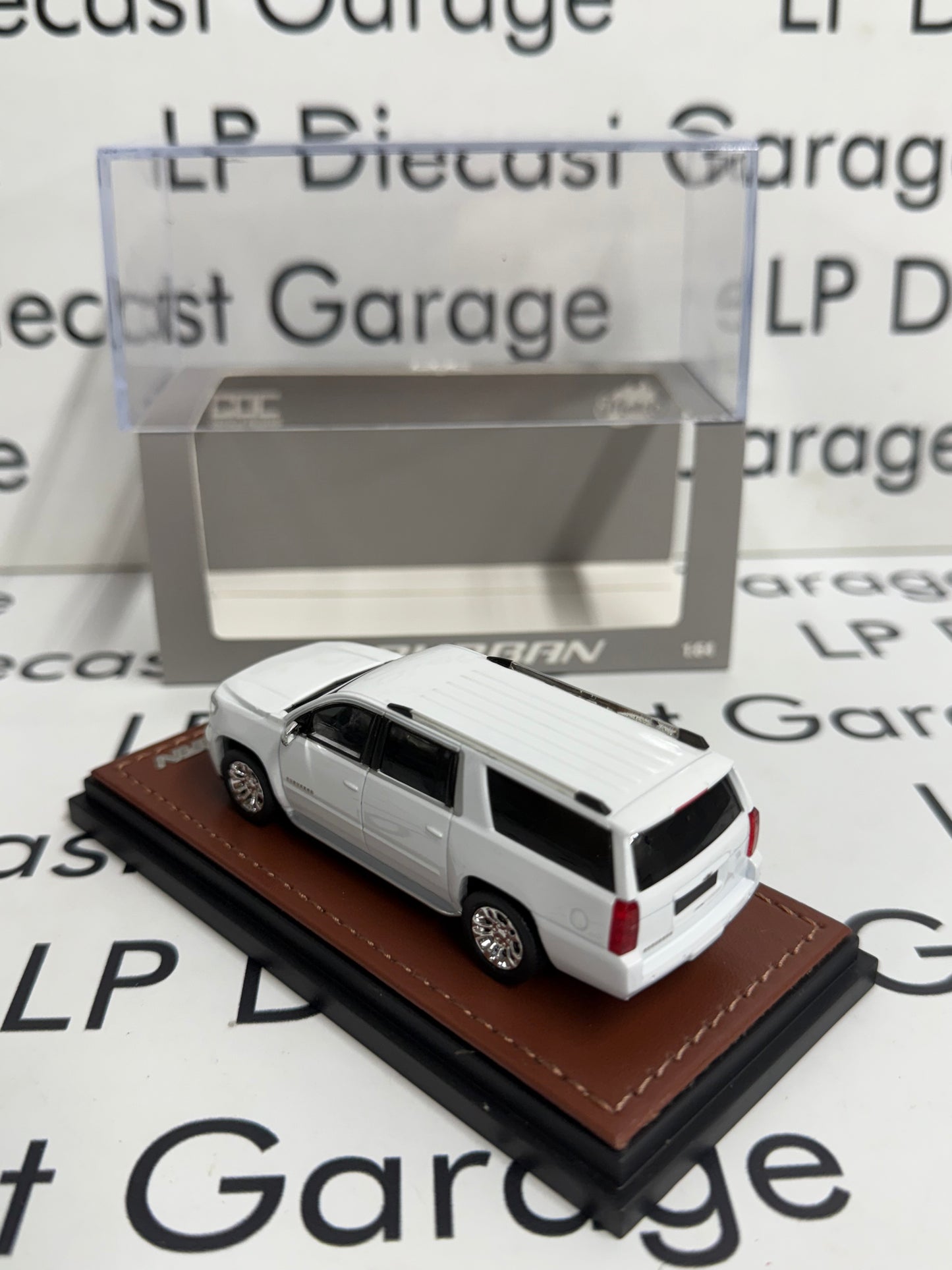 GOC 2015 Chevrolet Suburban White Limited Edition 1:64 Diecast Exclusive