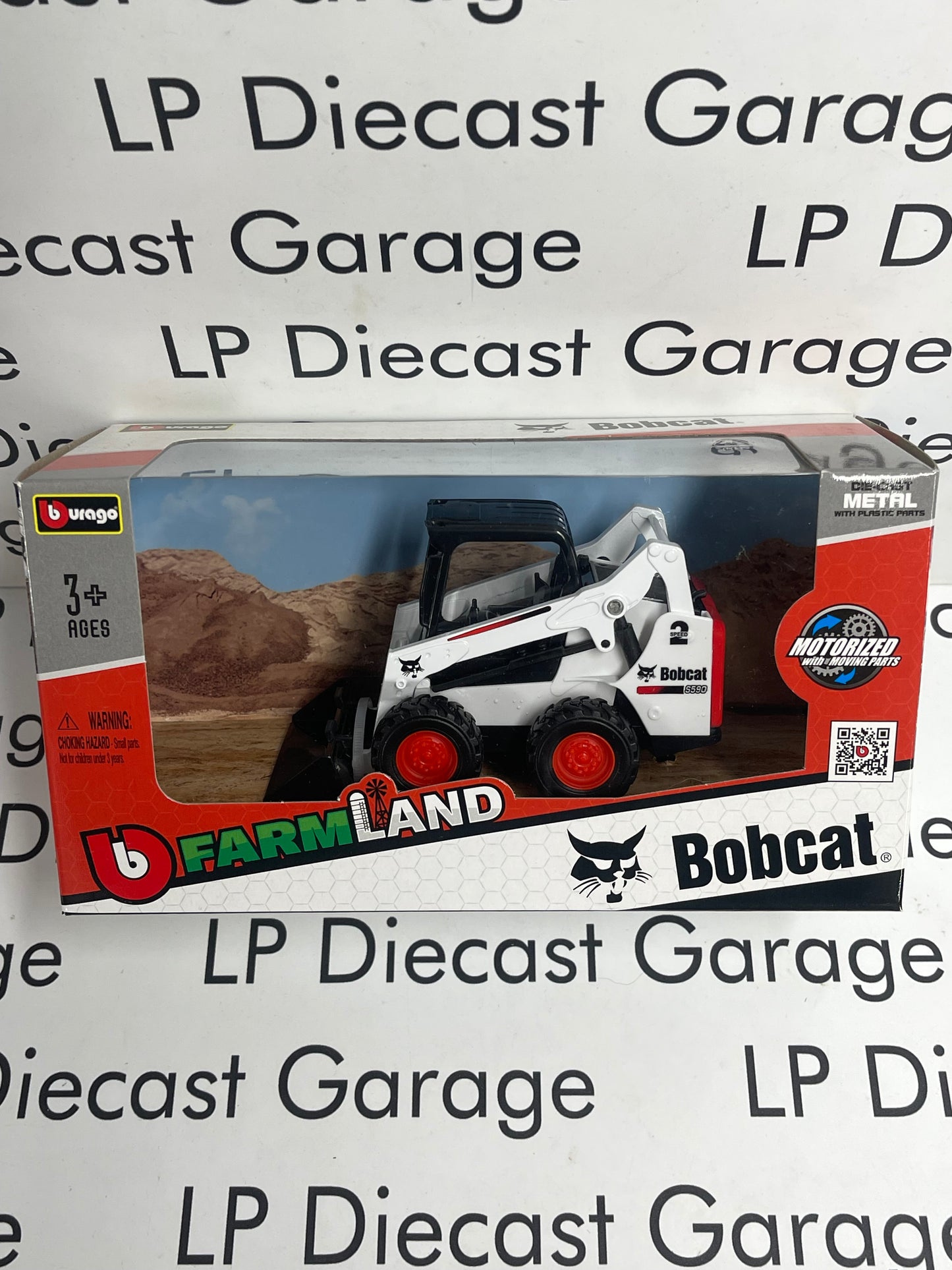 BBURAGO Farmland Bobcat S590 Skid Loader w/Bucket Approx 5" Long 1:32 Diecast