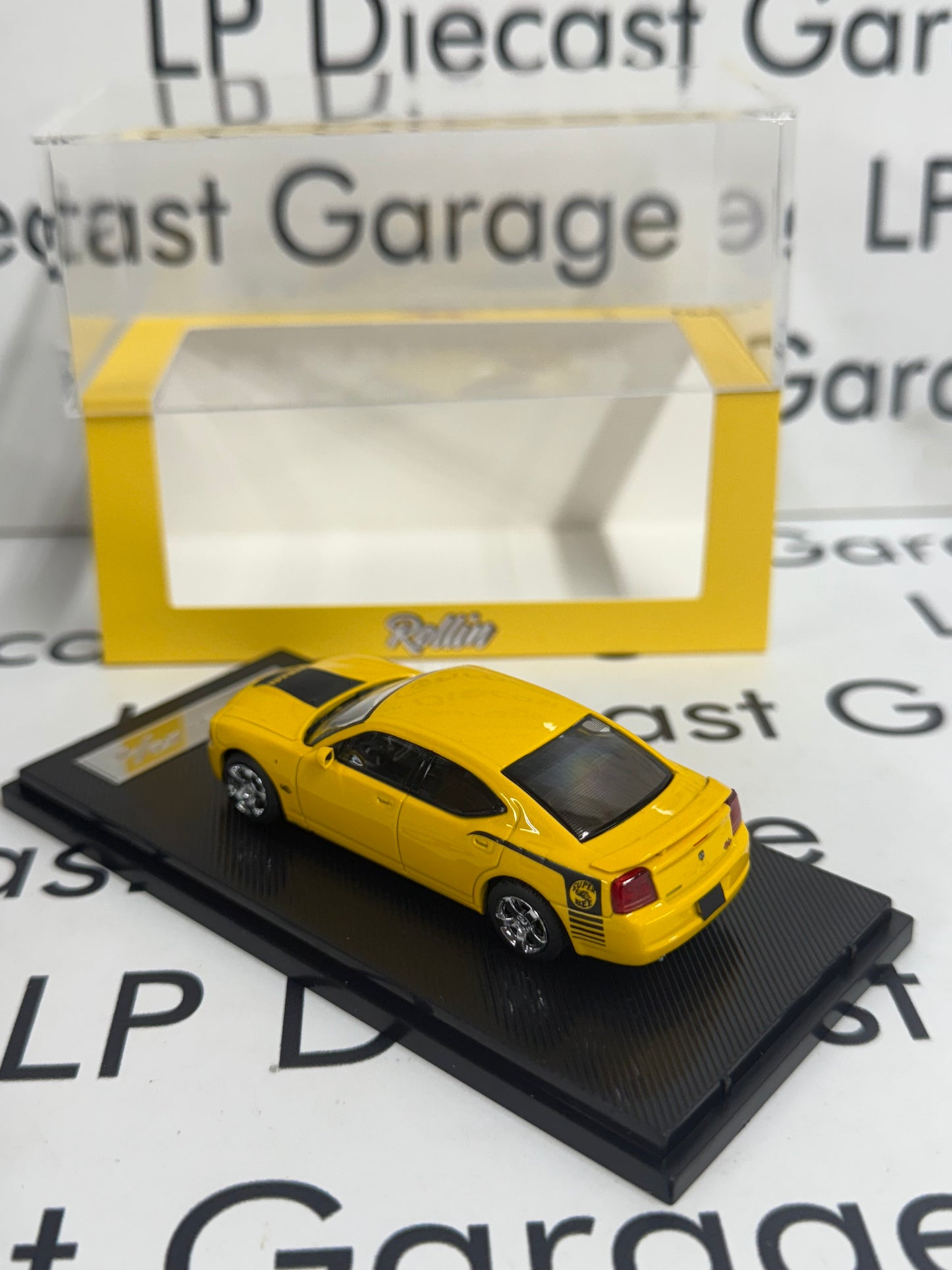 ROLLIN 2008 Dodge Charger R/T Super Bee Yellow 1:64 Diecast