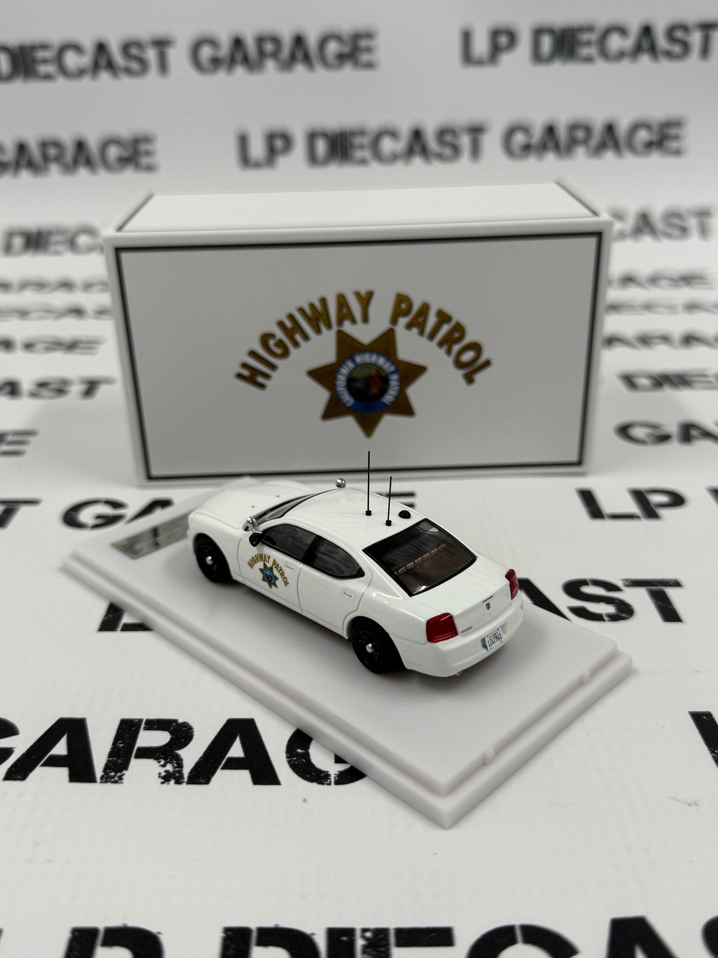ROLLIN Dodge Charger California Highway Patrol Slicktop 1:64 Diecast SMPV