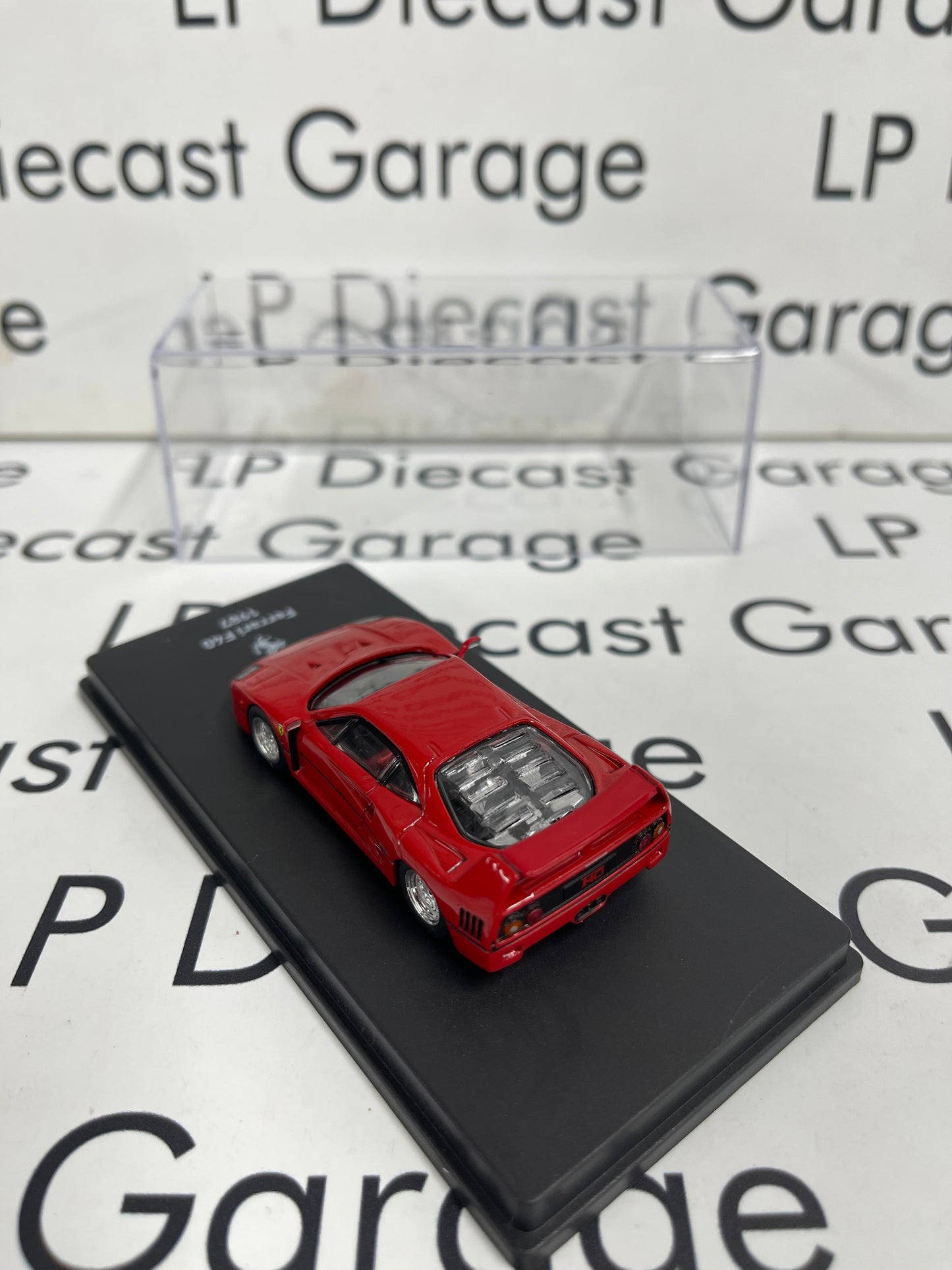 EDICOLA 1987 Ferrari F40 Red 1:64 Diecast w/ Display Case