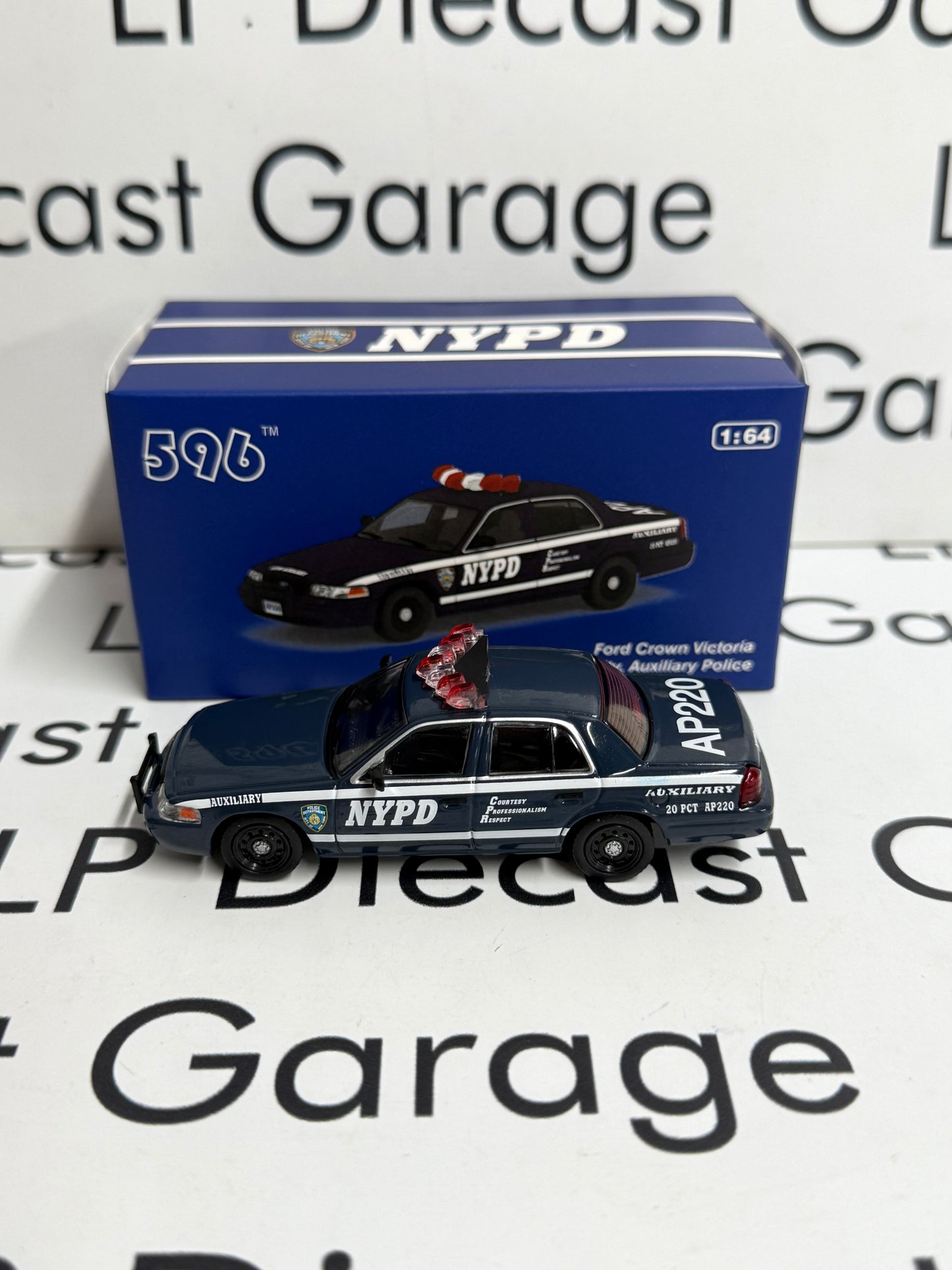 596 Model Ford Crown Victoria NYPD Auxiliary Police 1:64 Diecast