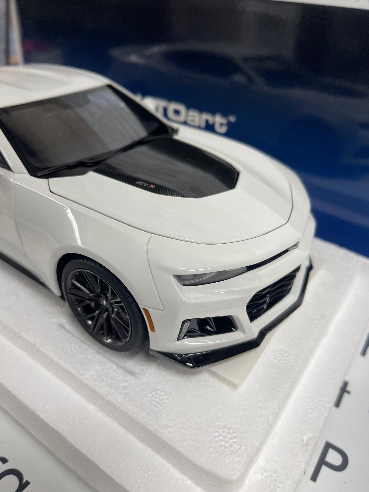 AUTOart 2017 Chevrolet Camaro ZL1 Summit White 1:18 Diecast