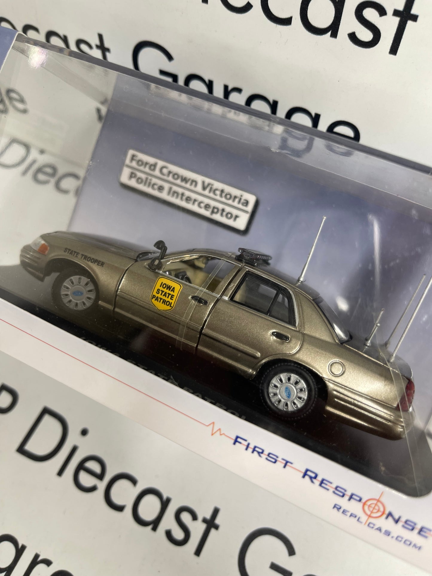 FIRST RESPONSE 2007 Ford Crown Victoria Iowa State Police 1:43 Diecast