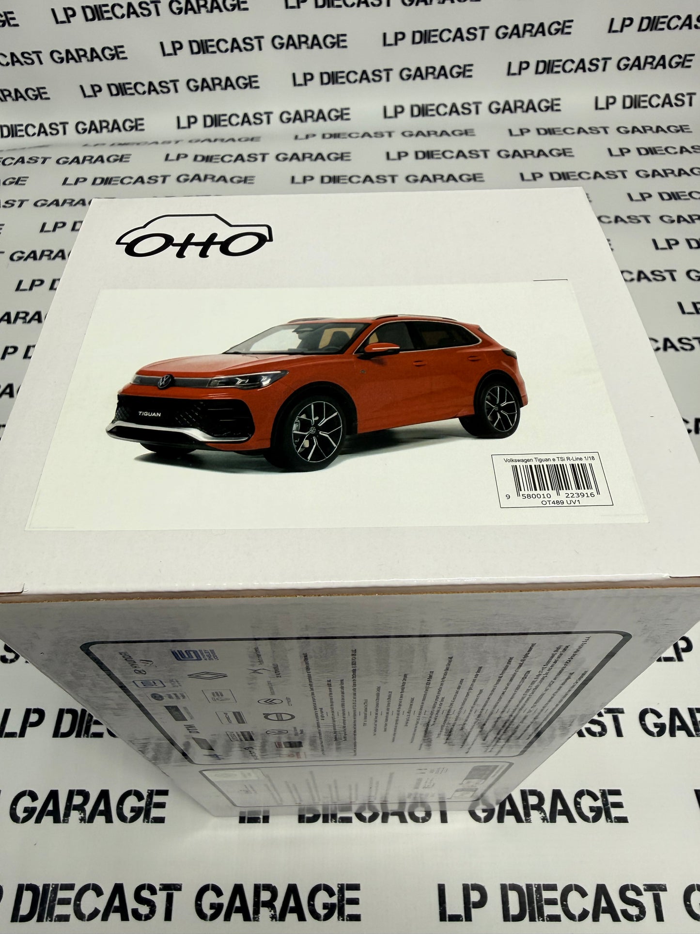 OTTO MOBILE Volkswagen Tiguan e TSi R-Line 1:18 Scale Resin Model OT489
