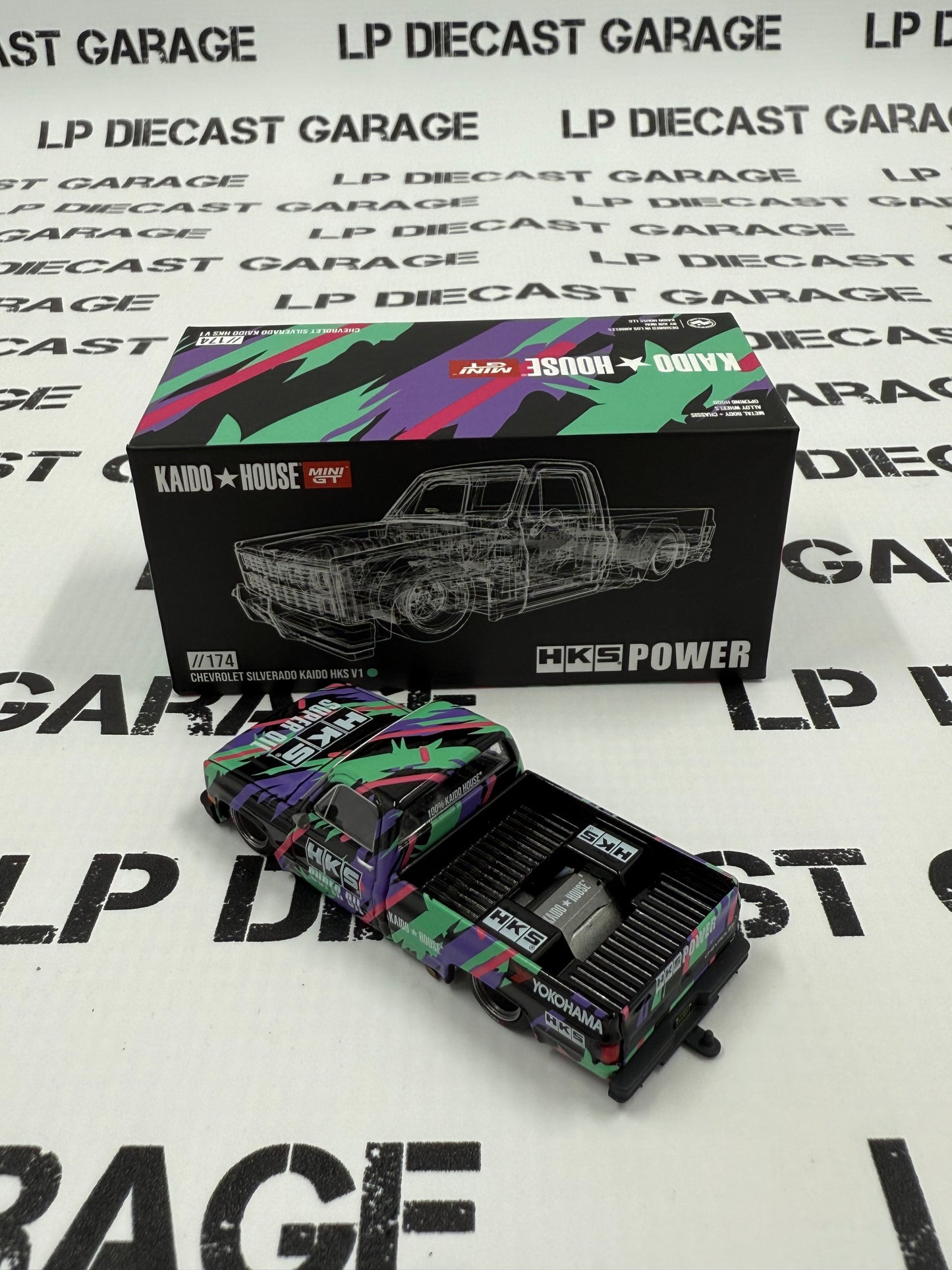 MINI GT KAIDO HOUSE Chevrolet Silverado Kaido HKS V1 1:64 Diecast