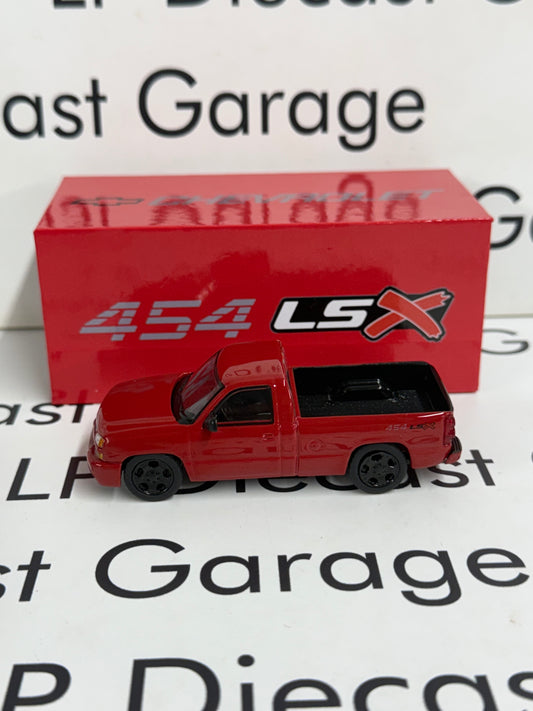 PARA64 2006 Chevrolet Silverado SS Single Cab Truck Victory Red 1:64 Diecast