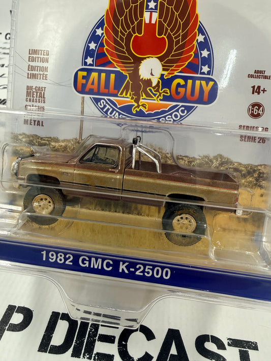 GREENLIGHT 1982 GMC K2500 Fall Guy Dirty Version 1:64 Diecast Hollywood