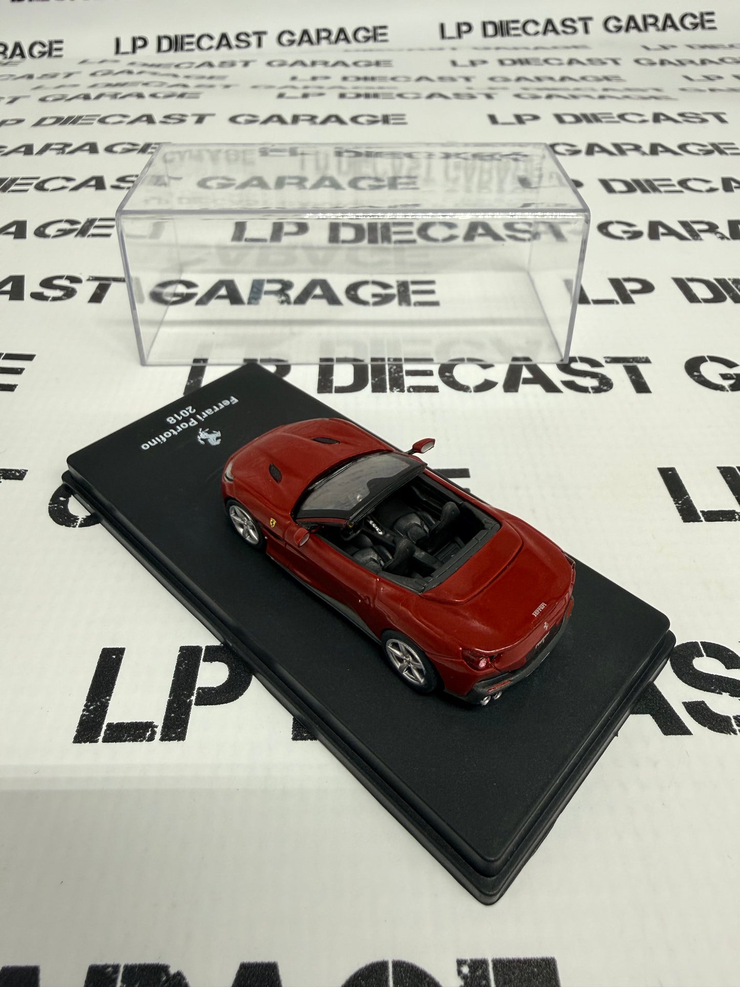 EDICOLA 2018 Ferrari Portofino Dark Red 1:64 Diecast w/ Display Case