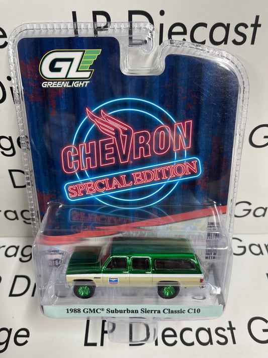 CHROME CHASE GREENLIGHT 1988 GMC Suburban C10 Chevron 1:64 Diecast Special Edition