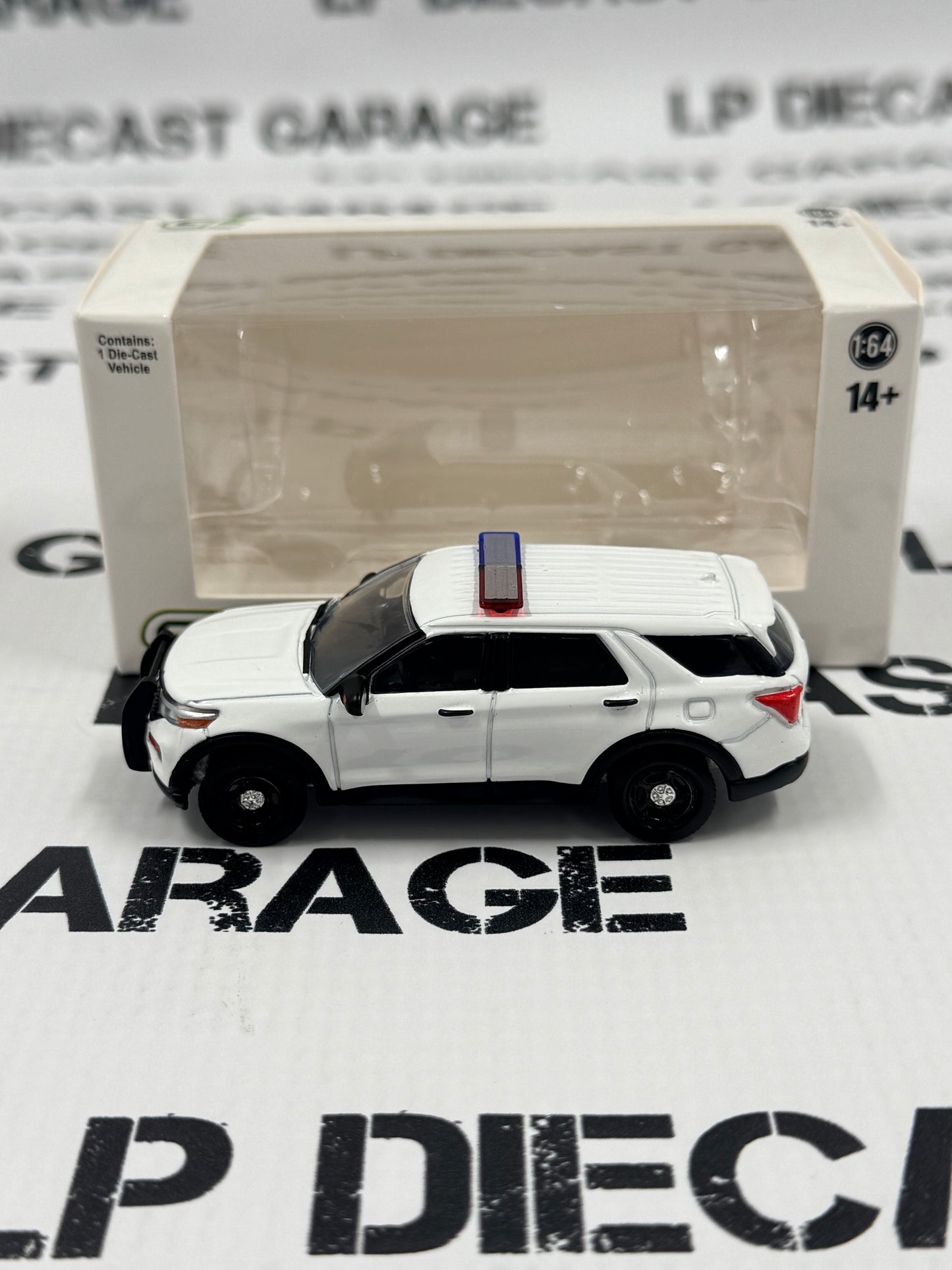 GREENLIGHT 2022 Ford Explorer Police Interceptor White w/ Lightbar 1:64 Diecast Hobby Exclusive