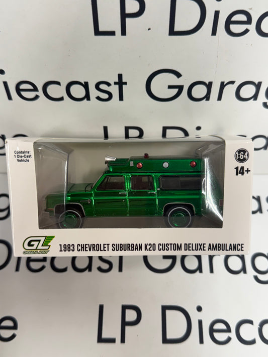 GREEN MACHINE CHASE GREENLIGHT 1983 GMC Suburban K20 Ambulance 1:64 Diecast White
