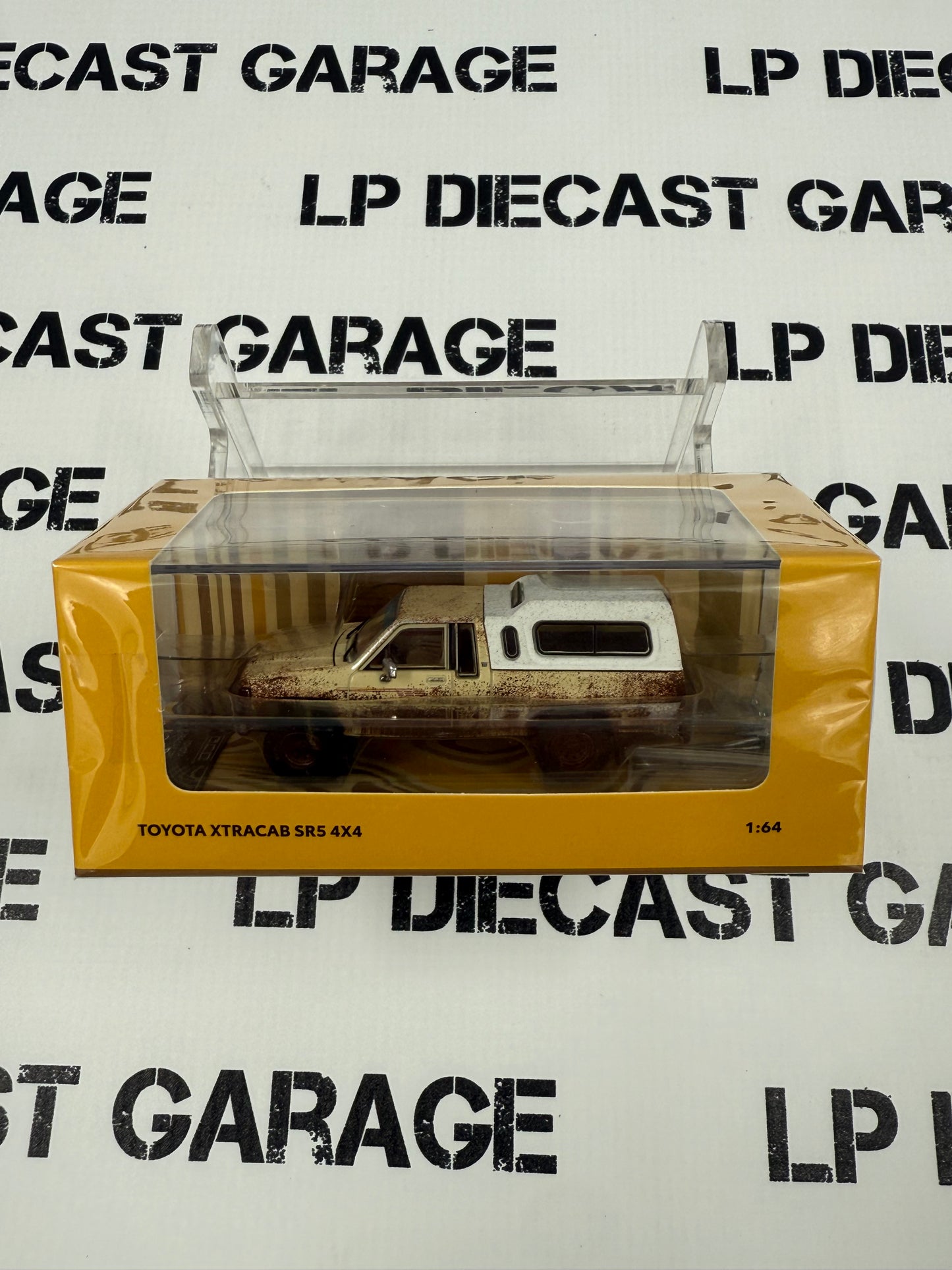 CHASE GCD 1985 Toyota Hilux SR5 Xtra Cab Tan Pickup Truck 1:64 Diecast Talk Exclusive AUCTION