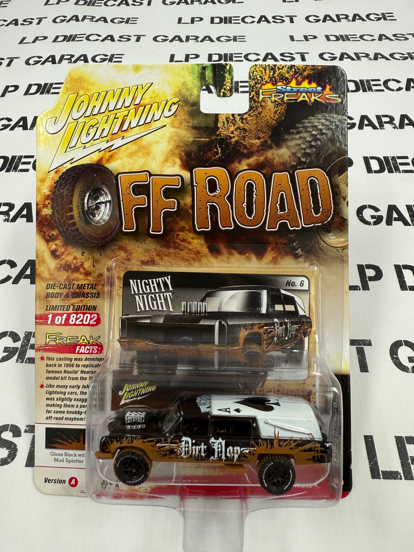 JOHNNY LIGHTNING Custom Haulin Hearse 1:64 Diecast Off-Road