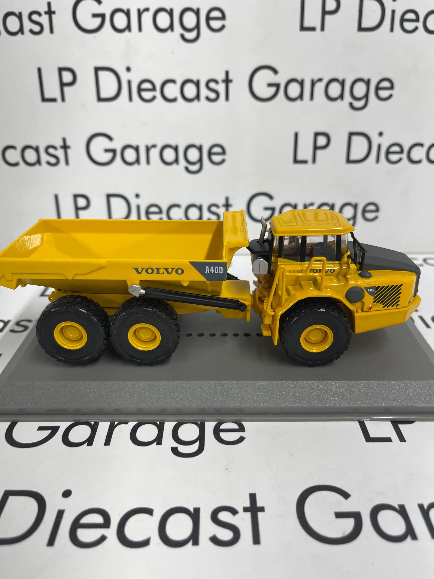 EDICOLA Volvo A 40 D Dump Truck Yellow 1:72 Diecast Model