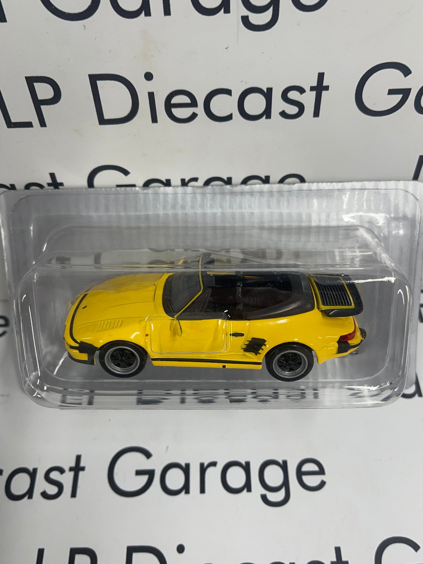 EDICOLA 1989 Porsche 911 Turbo Slant Nose Yellow 1:43 Diecast Euro Deagostini