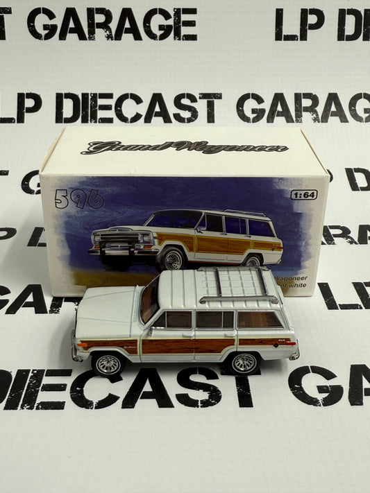 596 Model Jeep Grand Wagoneer White w/ Wood Sides 1:64 Diecast