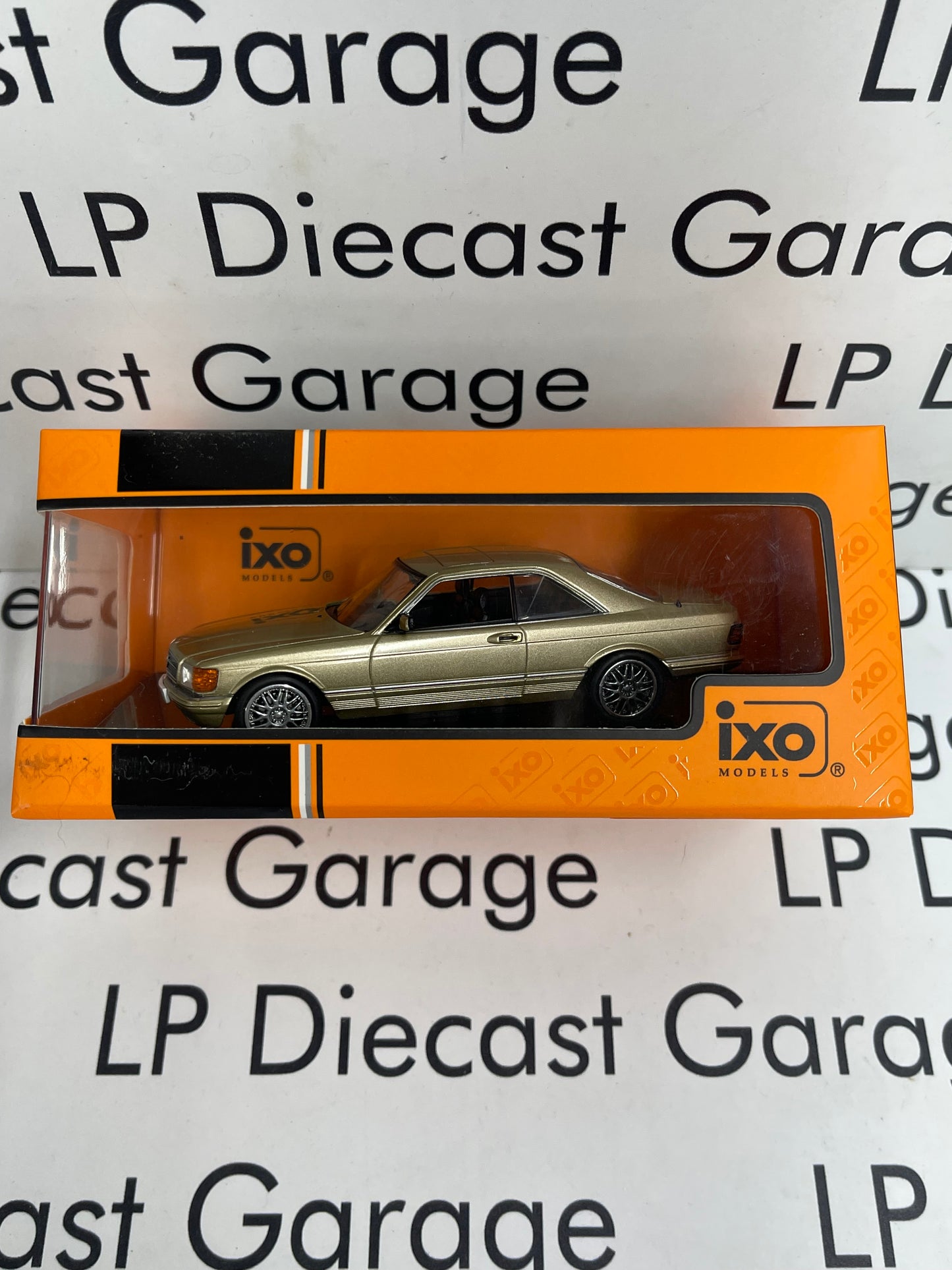 IXO Models 1981 Mercedes Benz 560 SEC Gold 1:43 Diecast