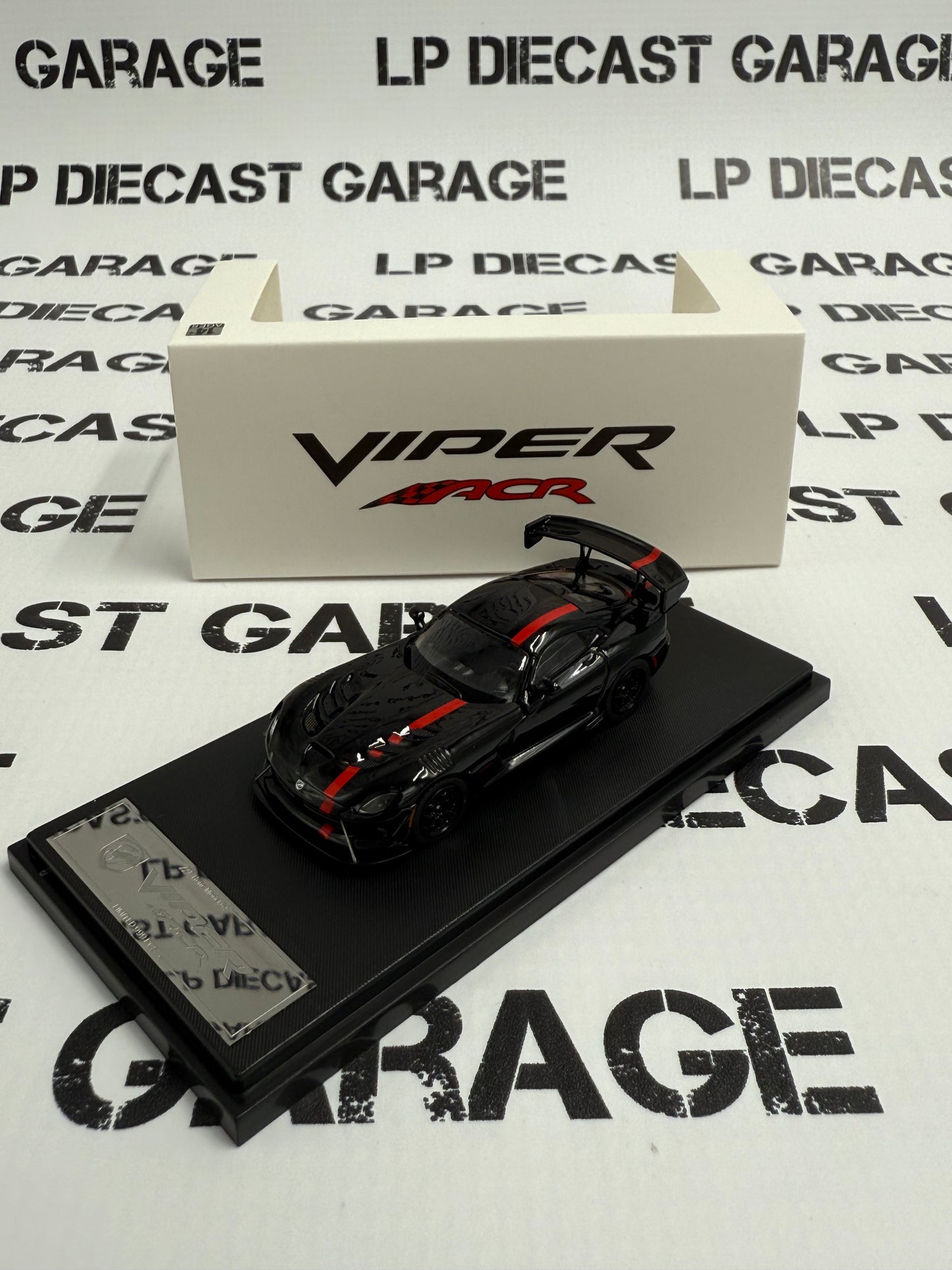 HONE MODEL 64 2017 Dodge Viper ACR Black 1:64 Diecast