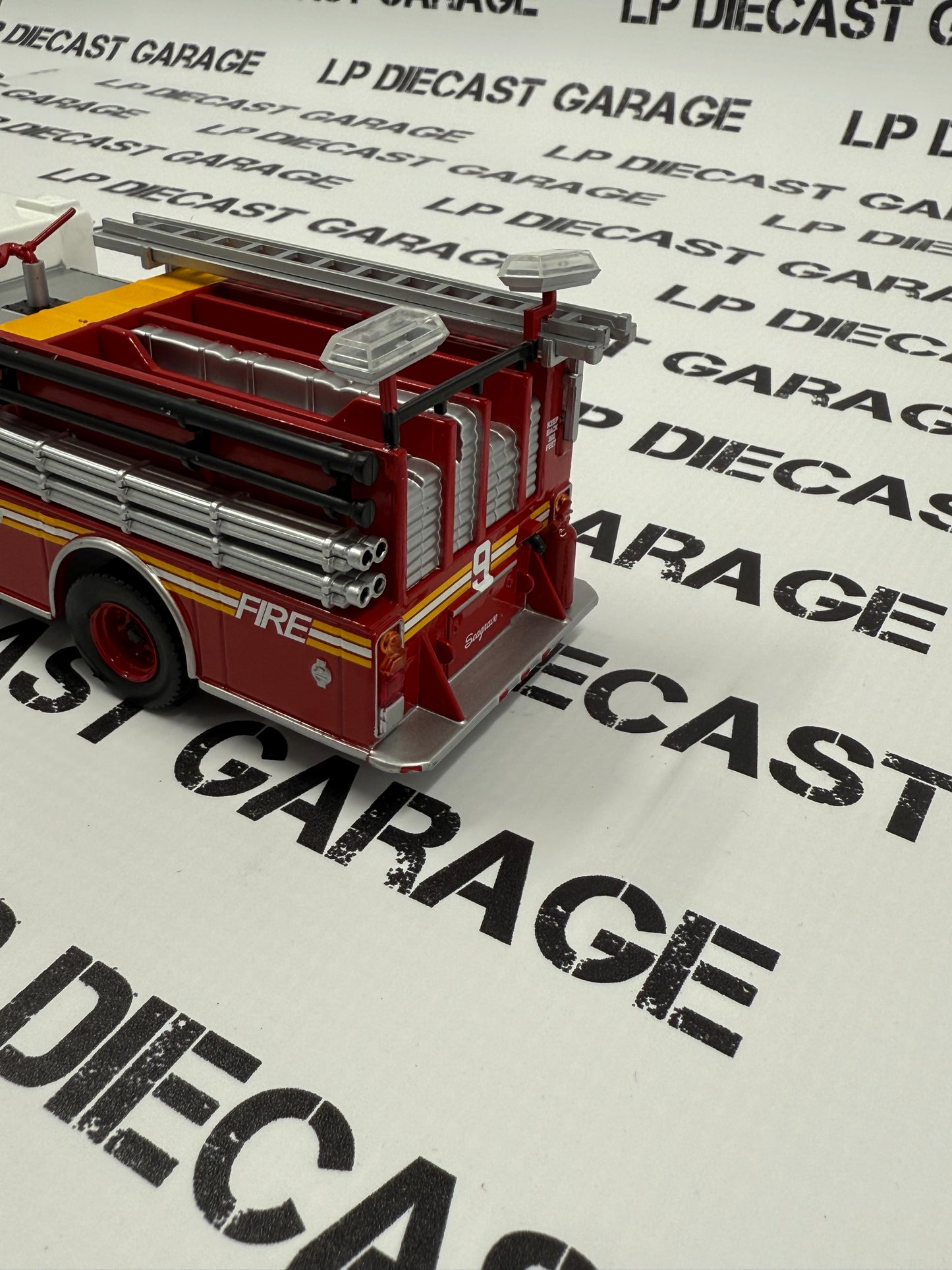 EDICOLA 2003 Seagrave FDNY Pumper Fire Truck 1:43 Diecast