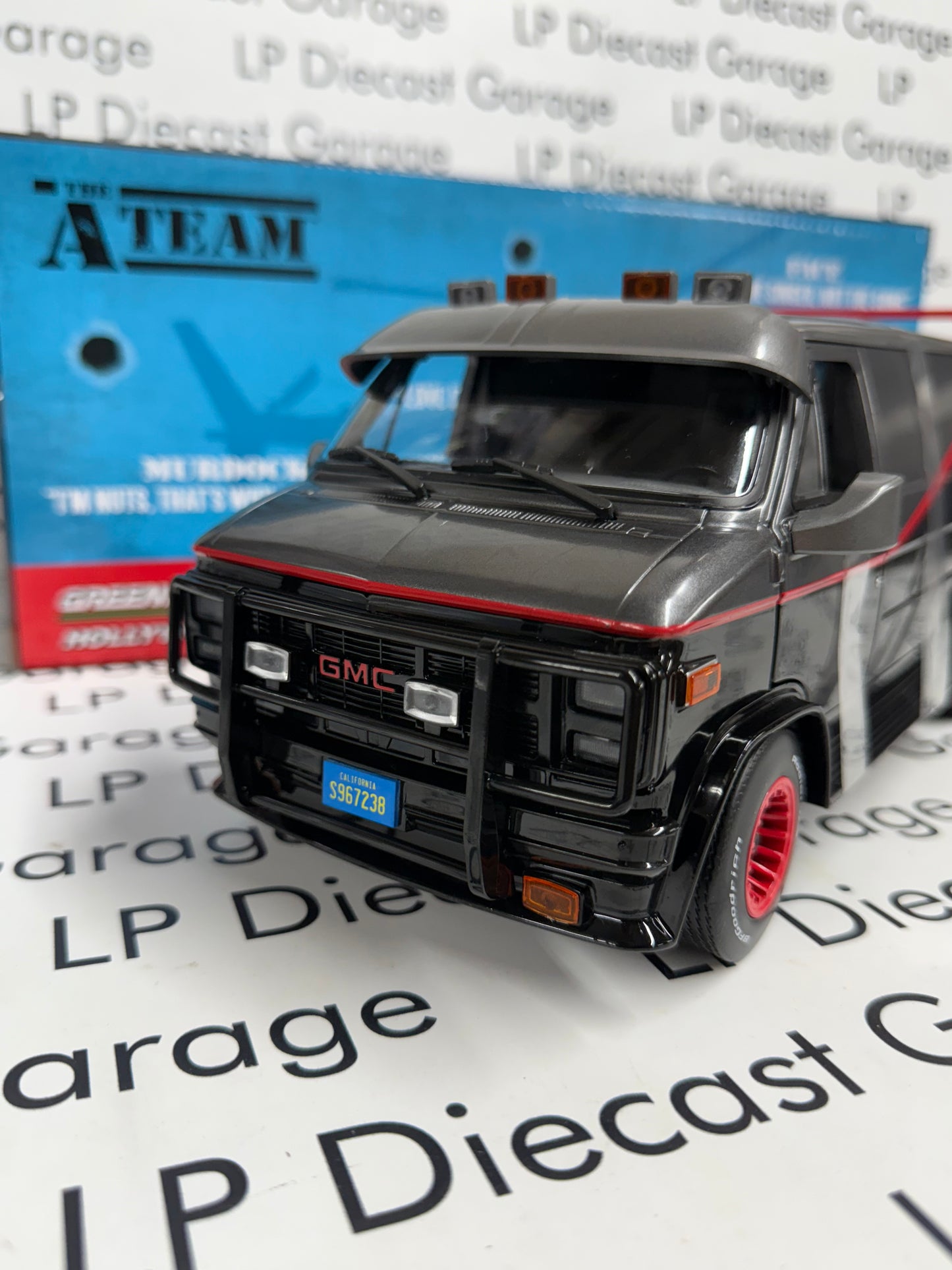 GREENLIGHT 1983 GMC Vandura The A-Team Van 1:18 Diecast Artisan Collection