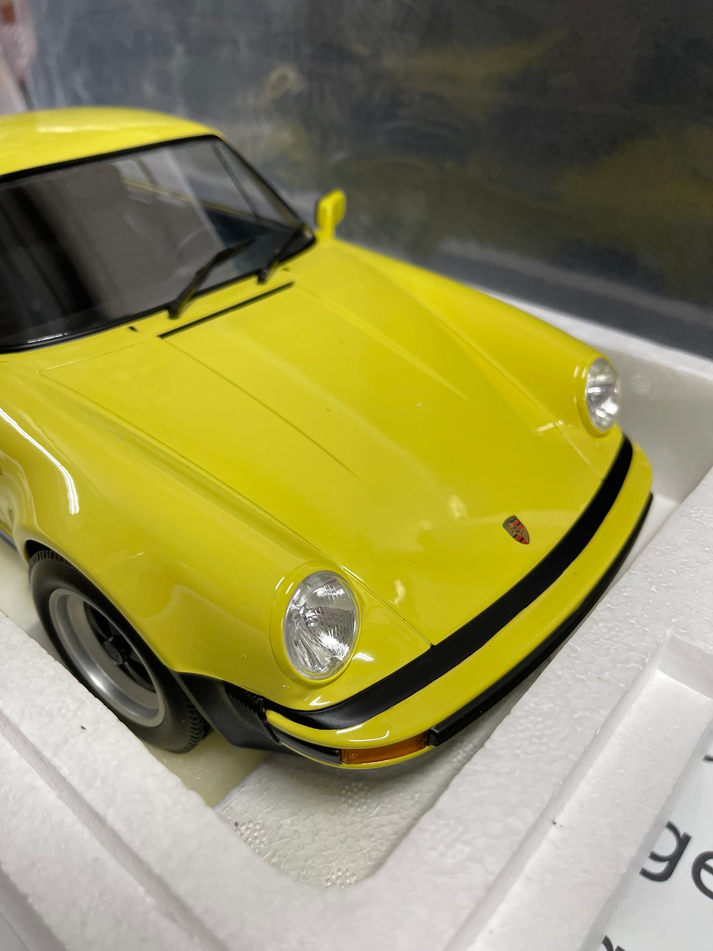 MINICHAMPS 1977 Porsche 911 Turbo Light Yellow 1:12 Scale Resin Model