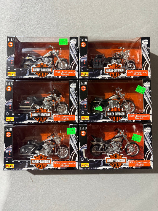 MAISTO Harley Davidson Motorcycle Series 3 Set of 6pcs 1:18 Diecast