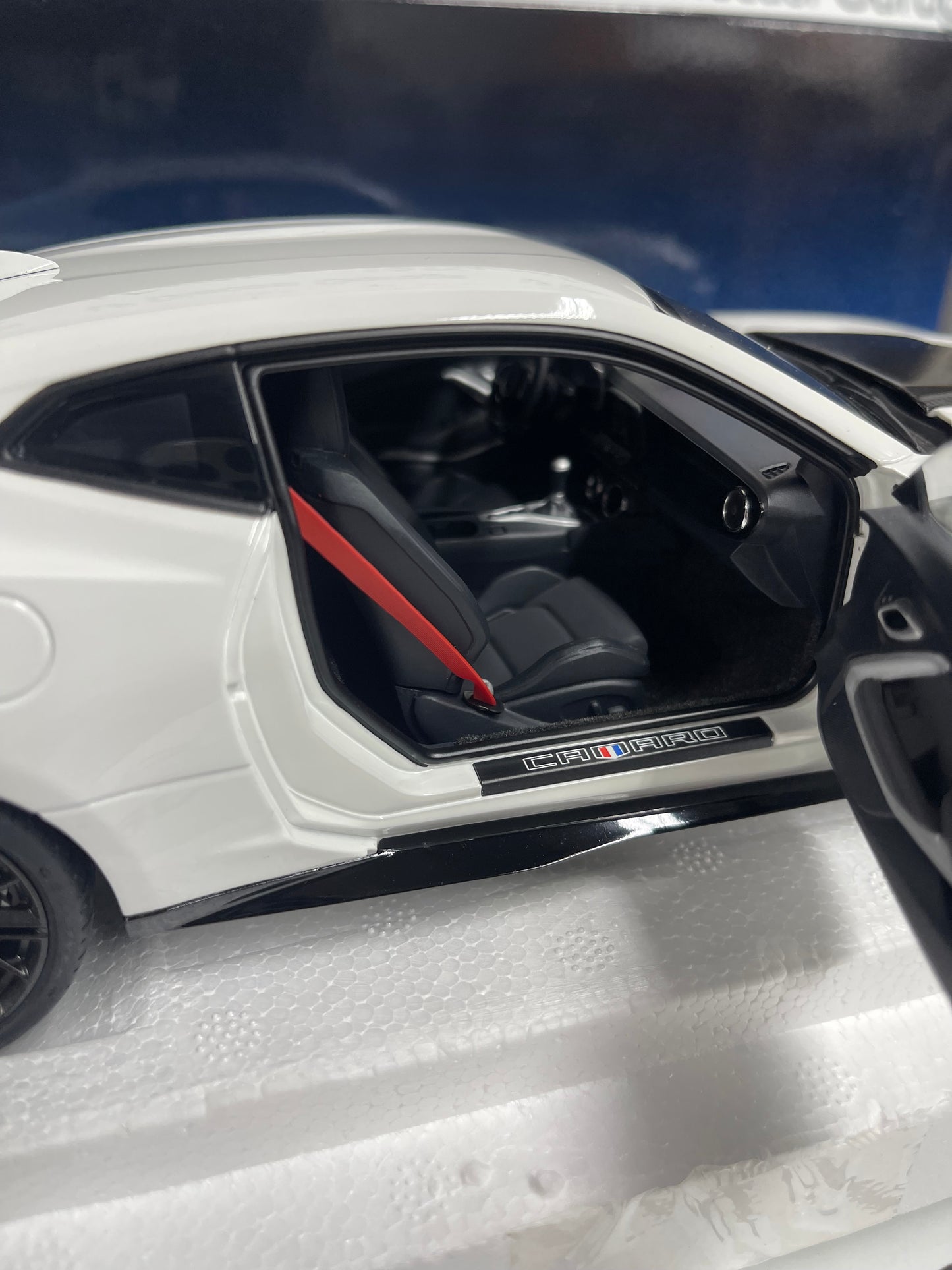 AUTOart 2017 Chevrolet Camaro ZL1 Summit White 1:18 Diecast