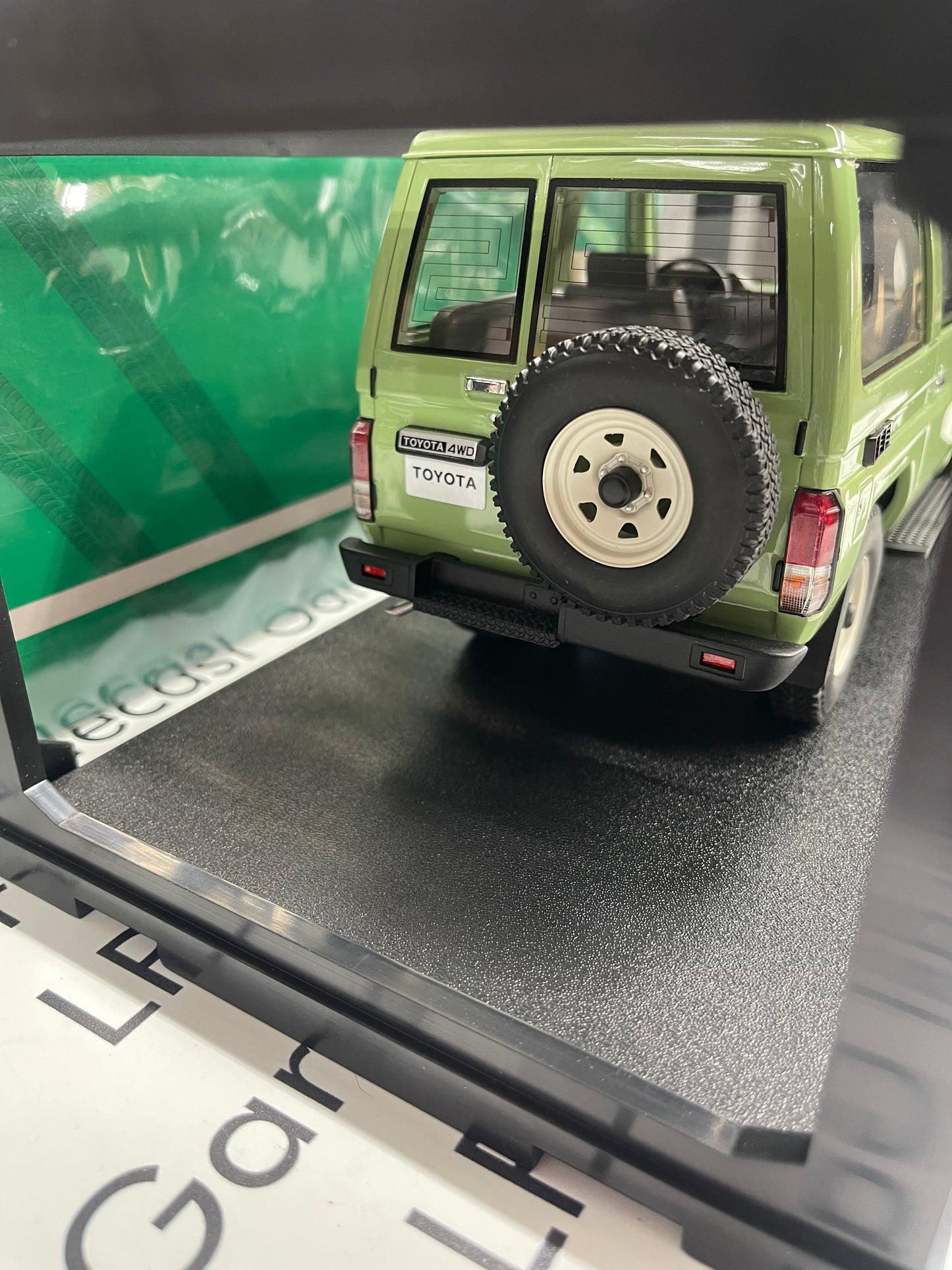 CULT Scale Models Toyota Land Cruiser BJ70 Green 1:18 Scale Resin Model