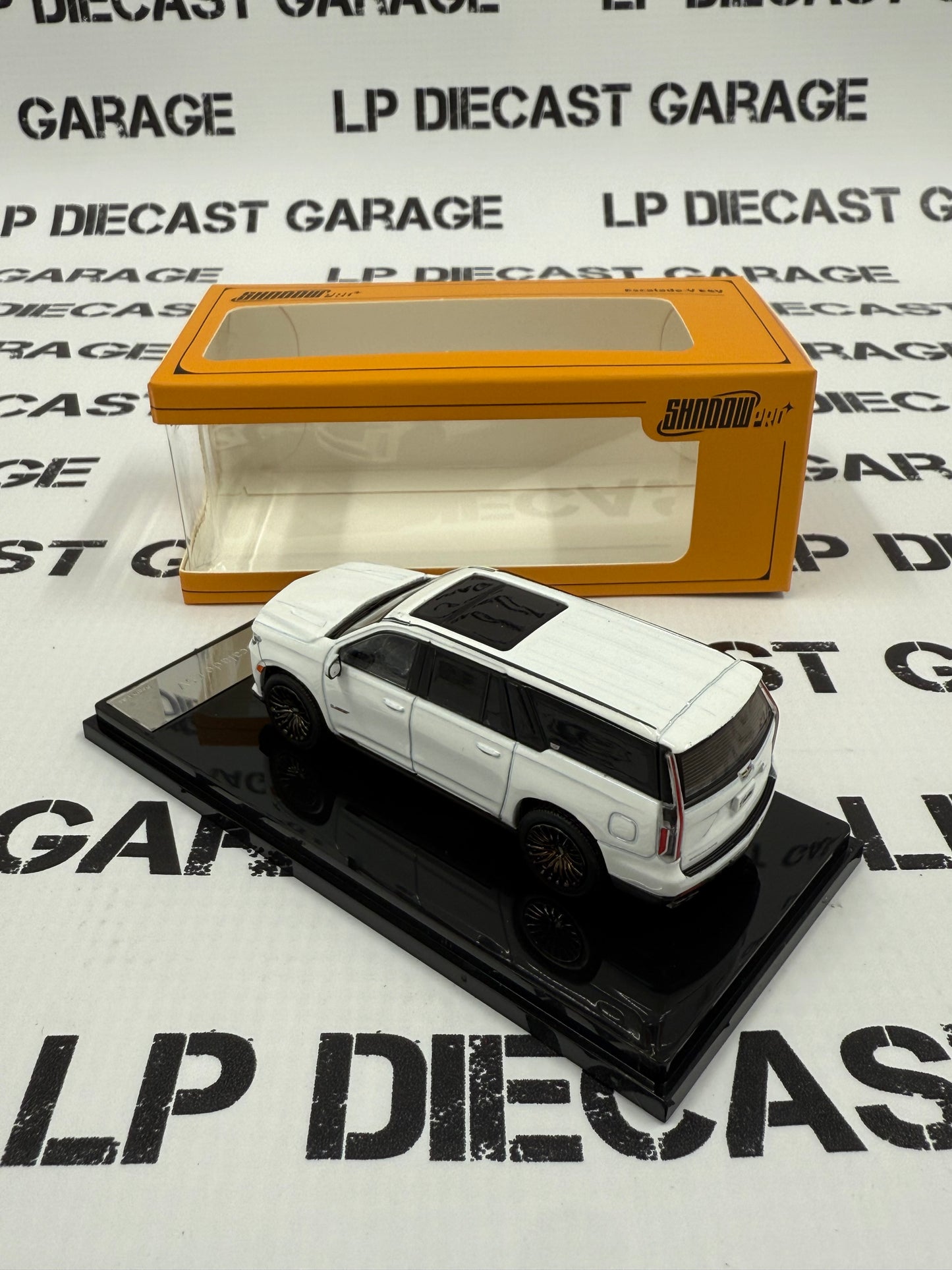 GCD Shadow PRO 2023 Cadillac Escalade ESV White 1:64 Diecast