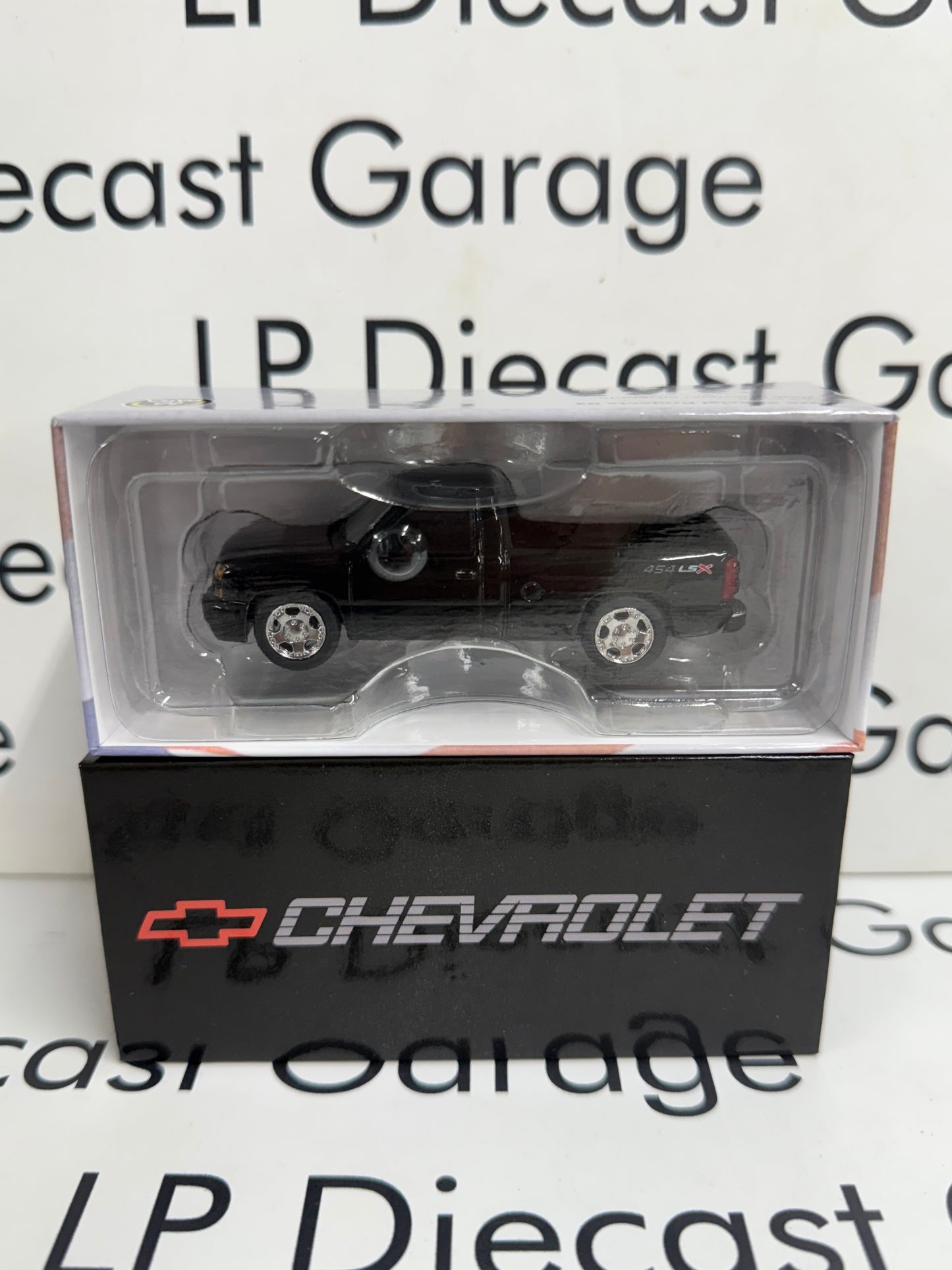 2006 Chevrolet Silverado SS Single Cab Truck Onyx Black PARA64 1:64 Diecast