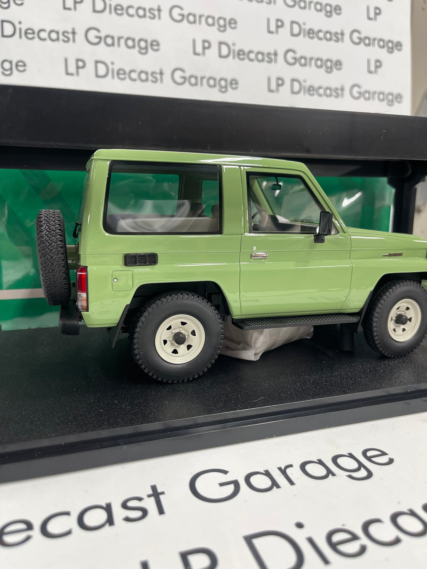 CULT Scale Models Toyota Land Cruiser BJ70 Green 1:18 Scale Resin Model
